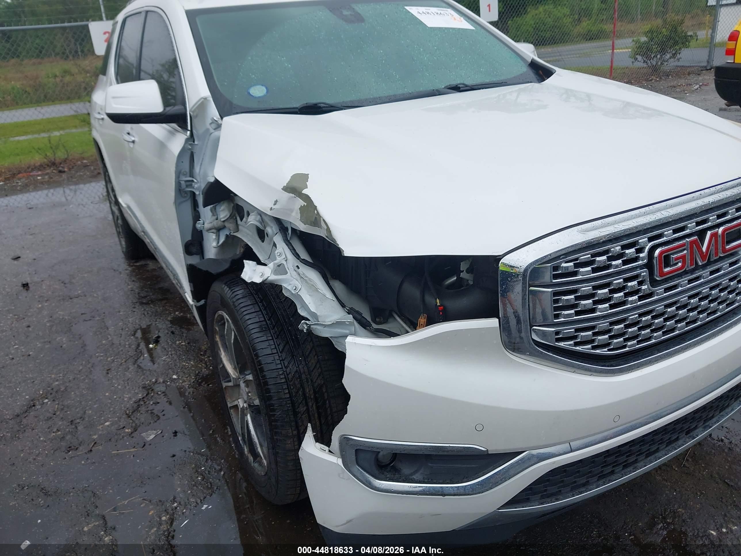 GMC ACADIA image 6