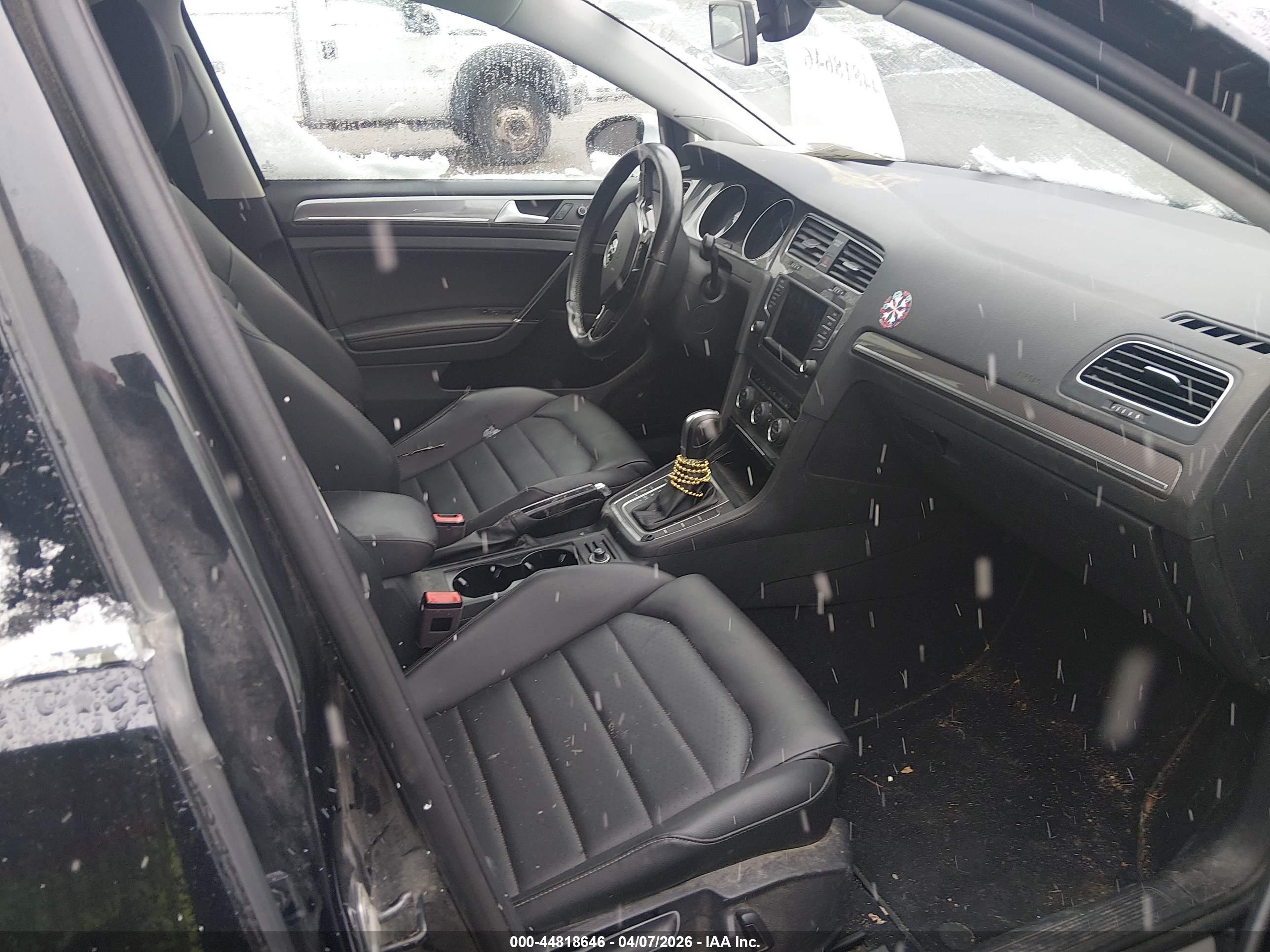 VOLKSWAGEN GOLF image 5