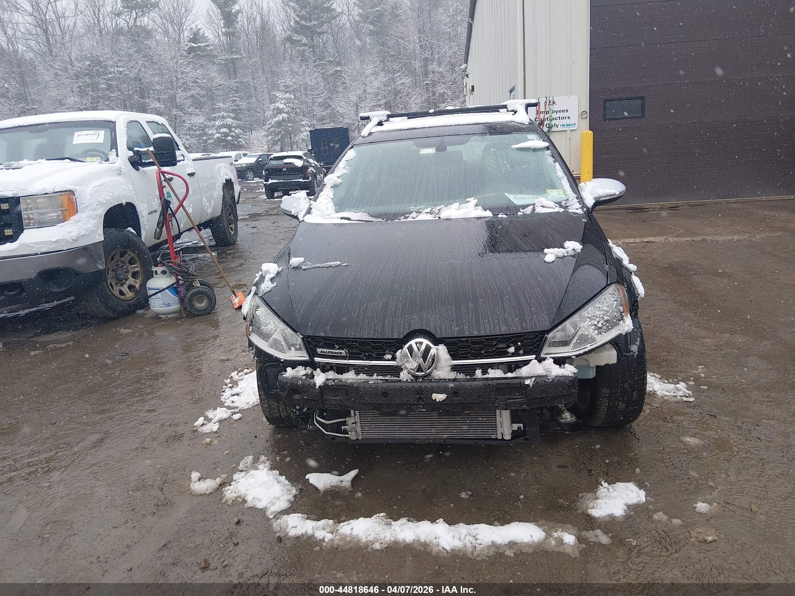 VOLKSWAGEN GOLF image 6