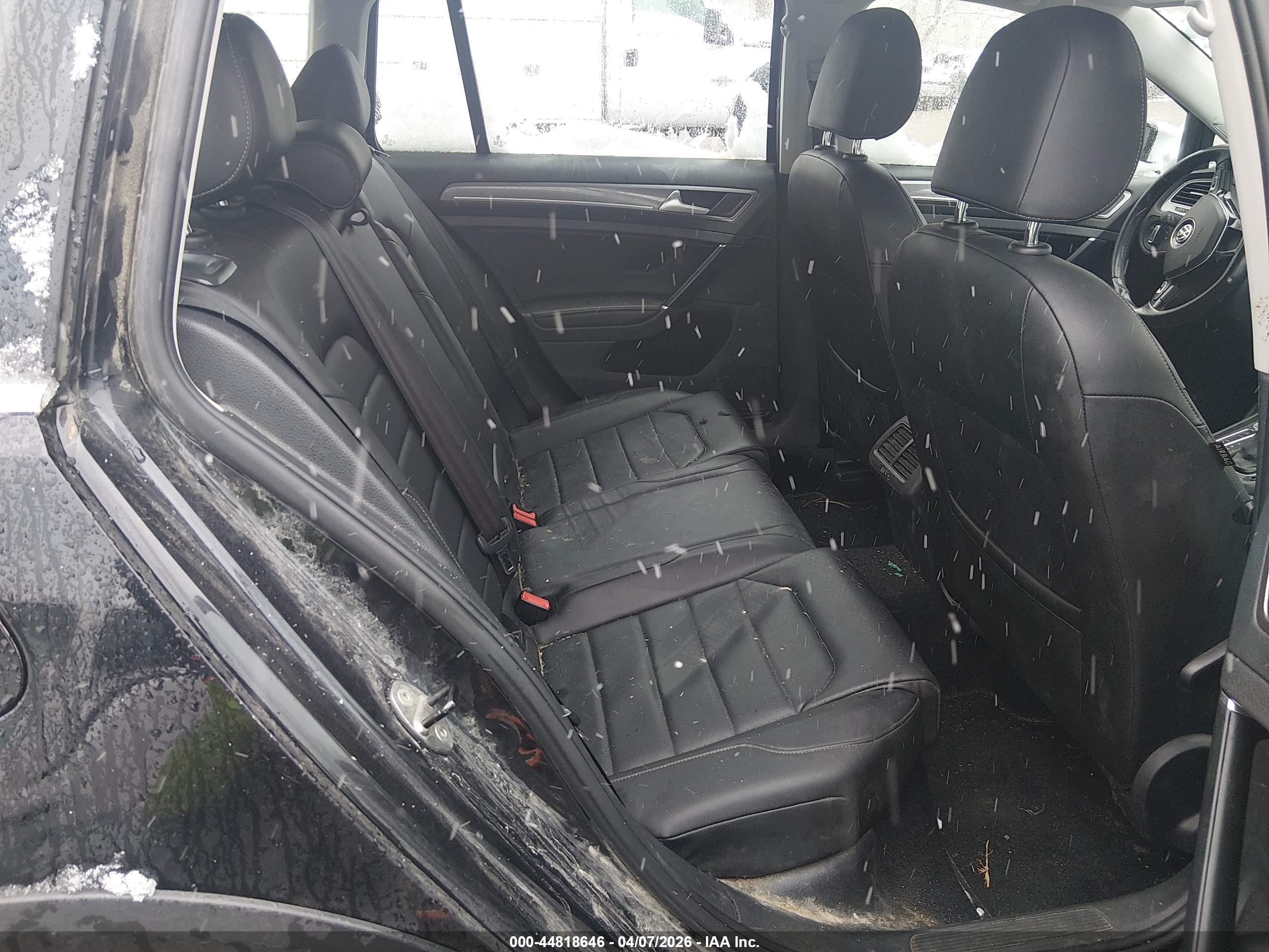 VOLKSWAGEN GOLF image 8