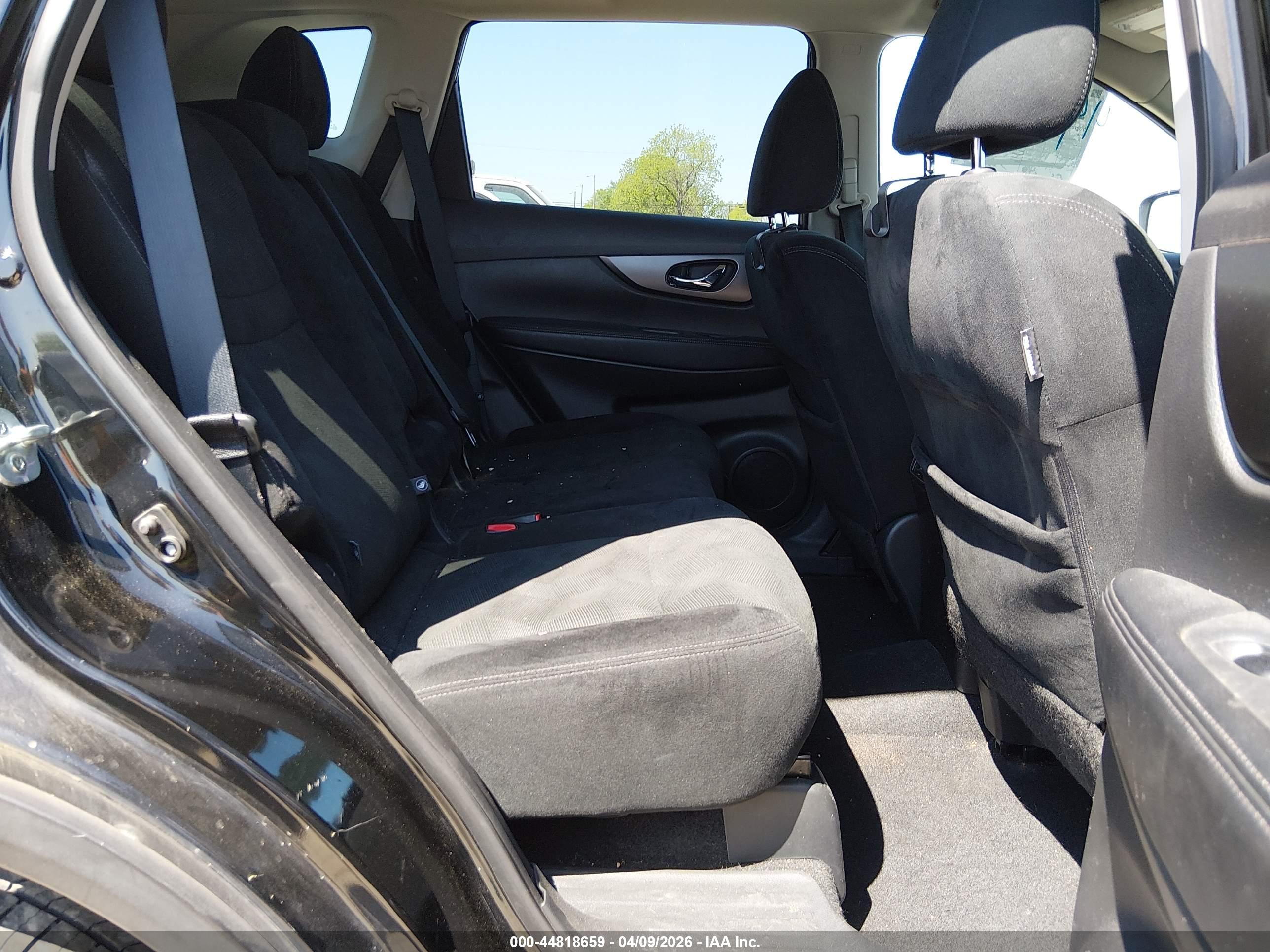 NISSAN ROGUE image 8