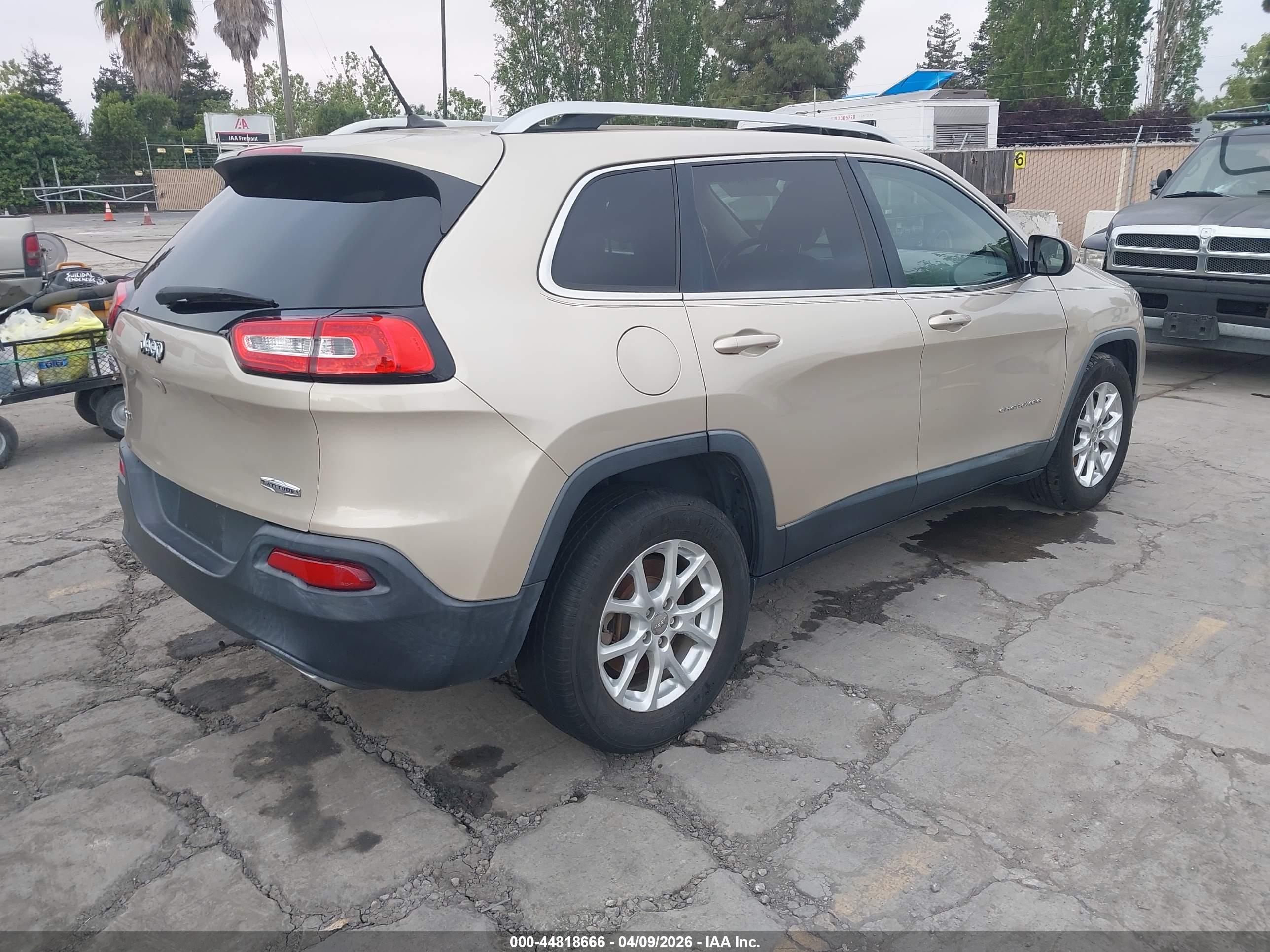 JEEP CHEROKEE image 4