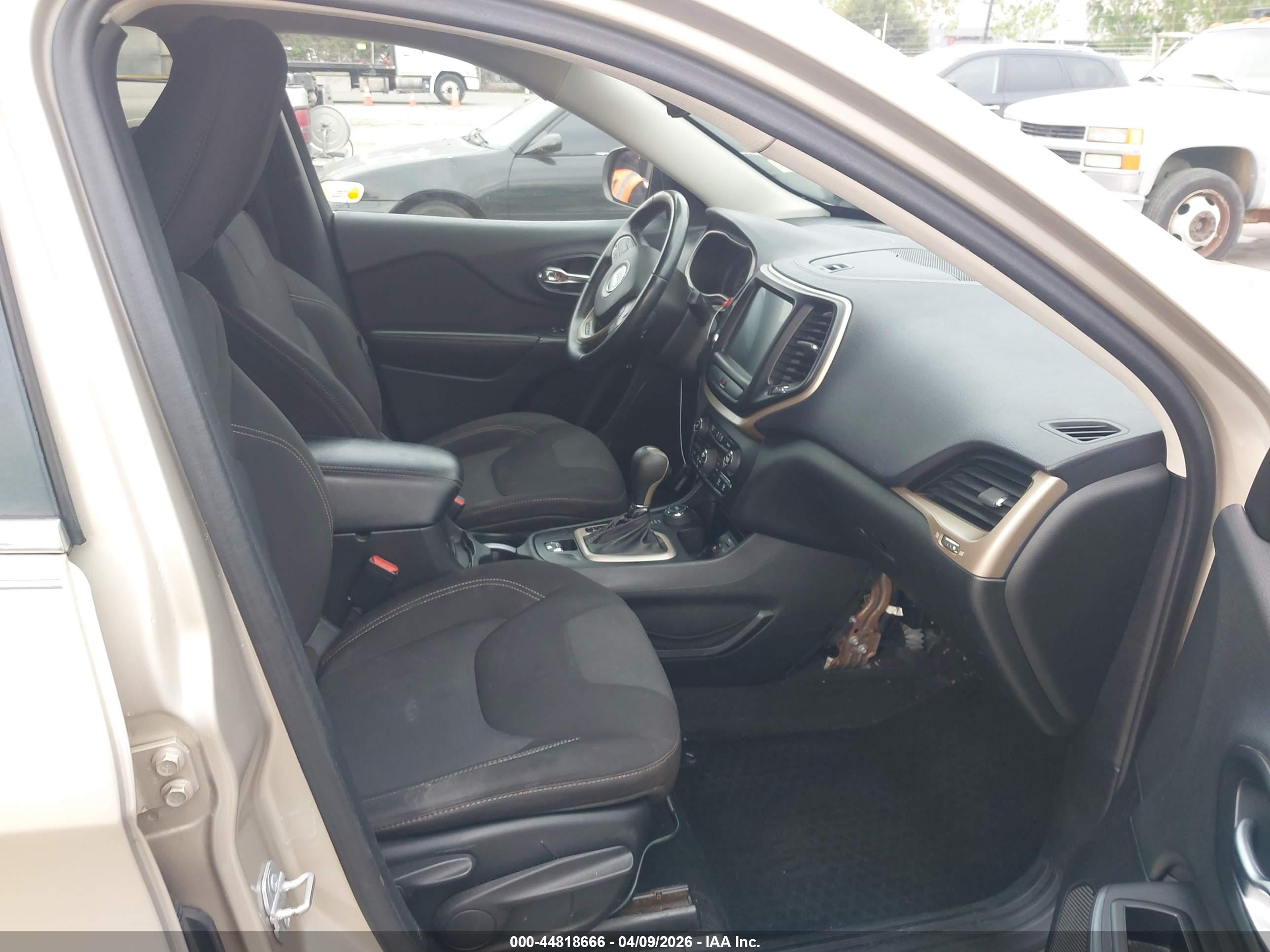 JEEP CHEROKEE image 5