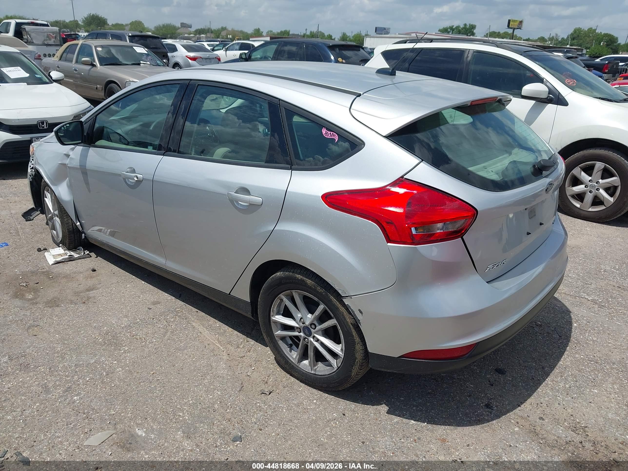 FORD FOCUS image 3