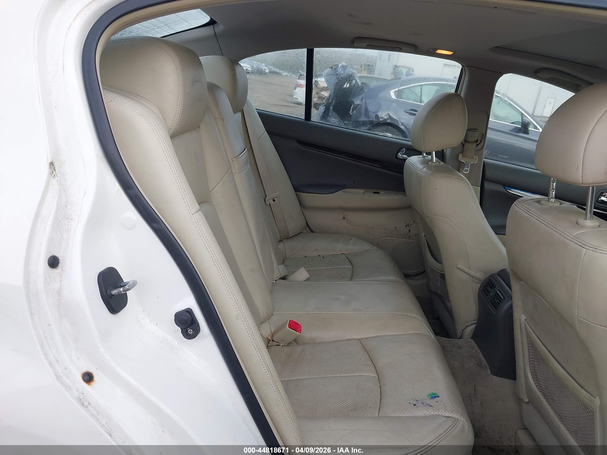 INFINITI G37X image 8