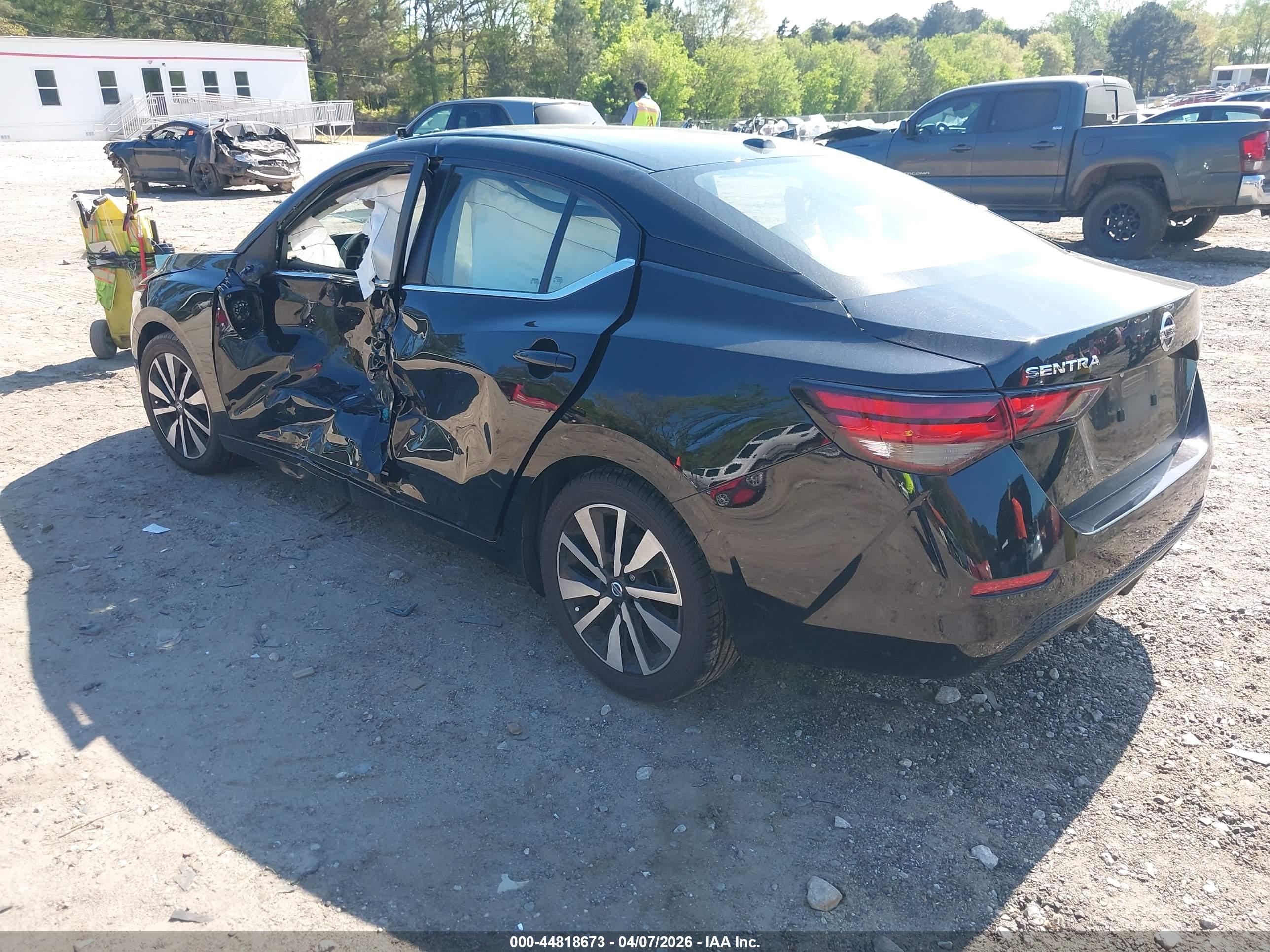 NISSAN SENTRA image 3