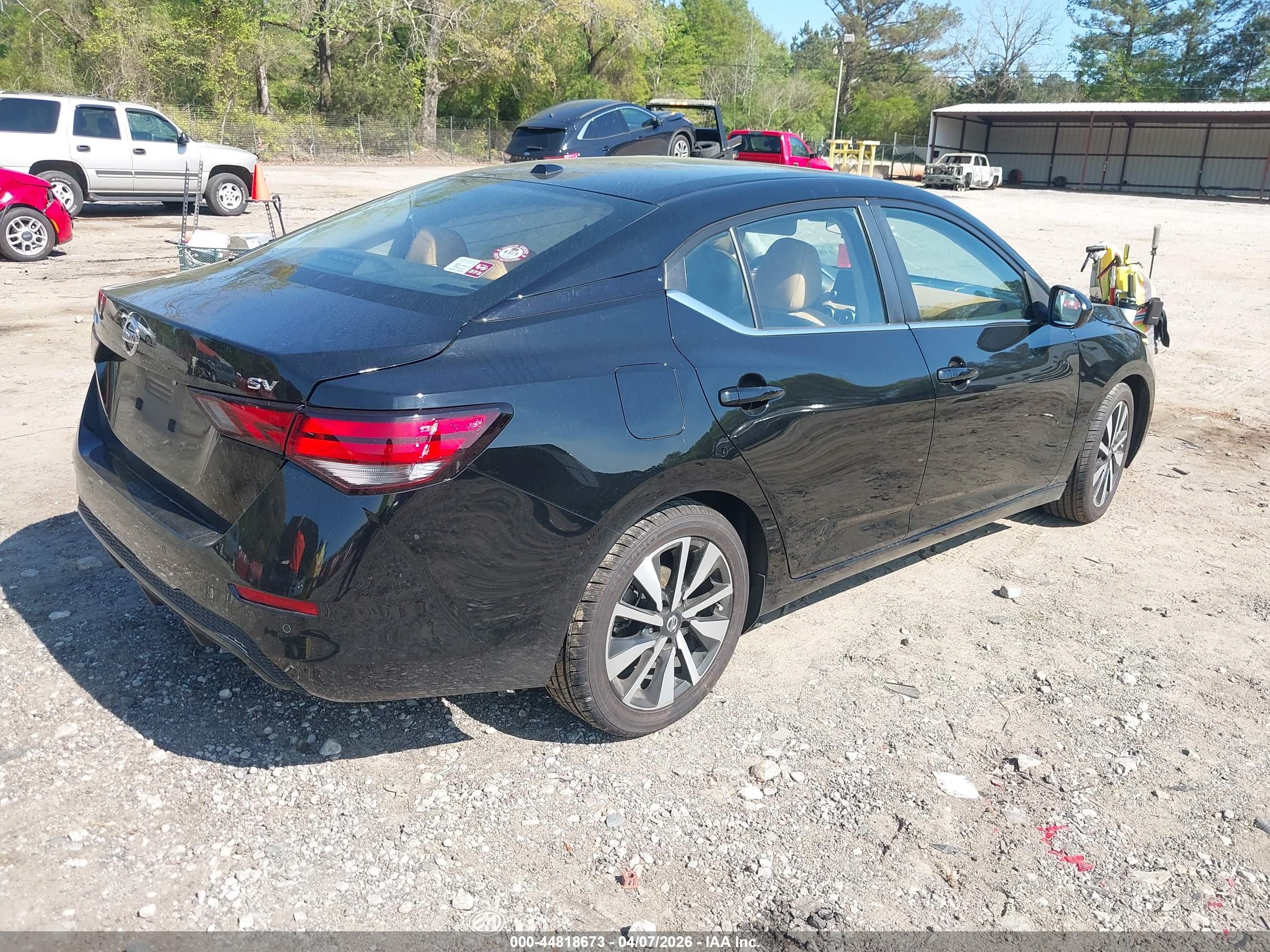 NISSAN SENTRA image 4