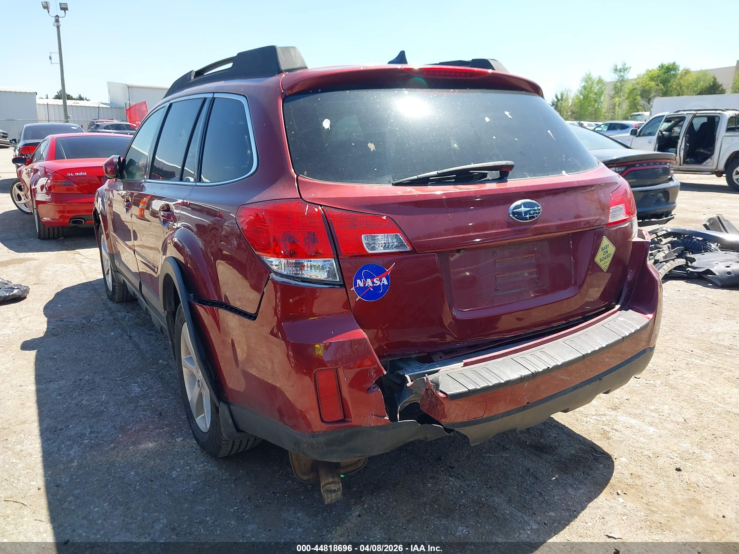 SUBARU OUTBACK image 3