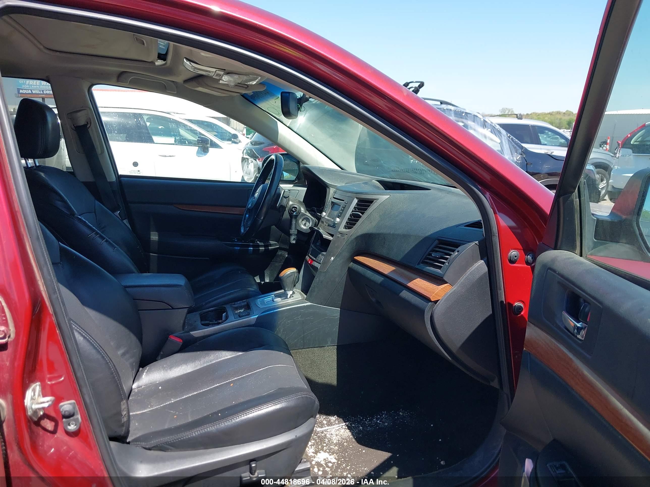 SUBARU OUTBACK image 5