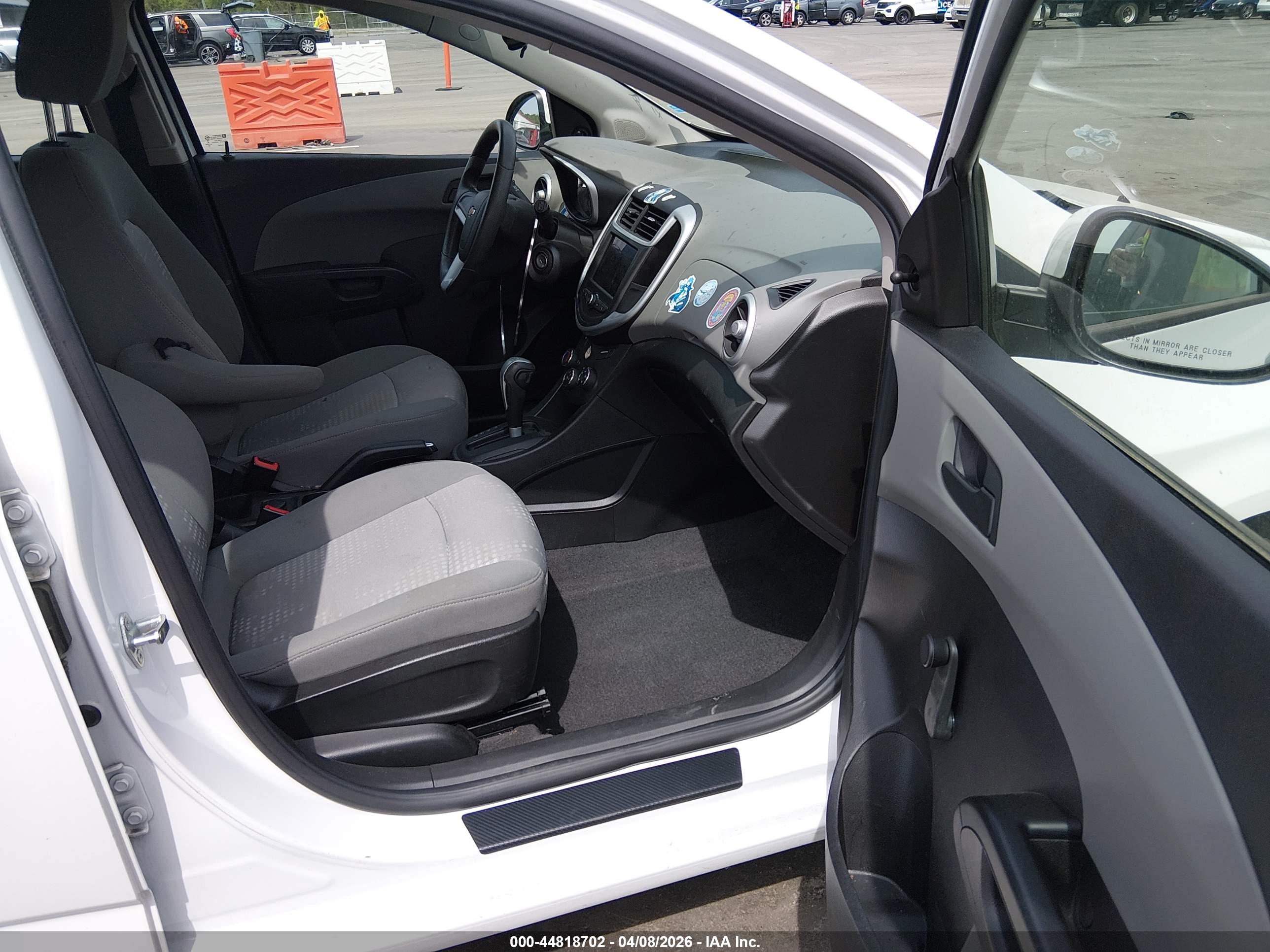 CHEVROLET SONIC image 5