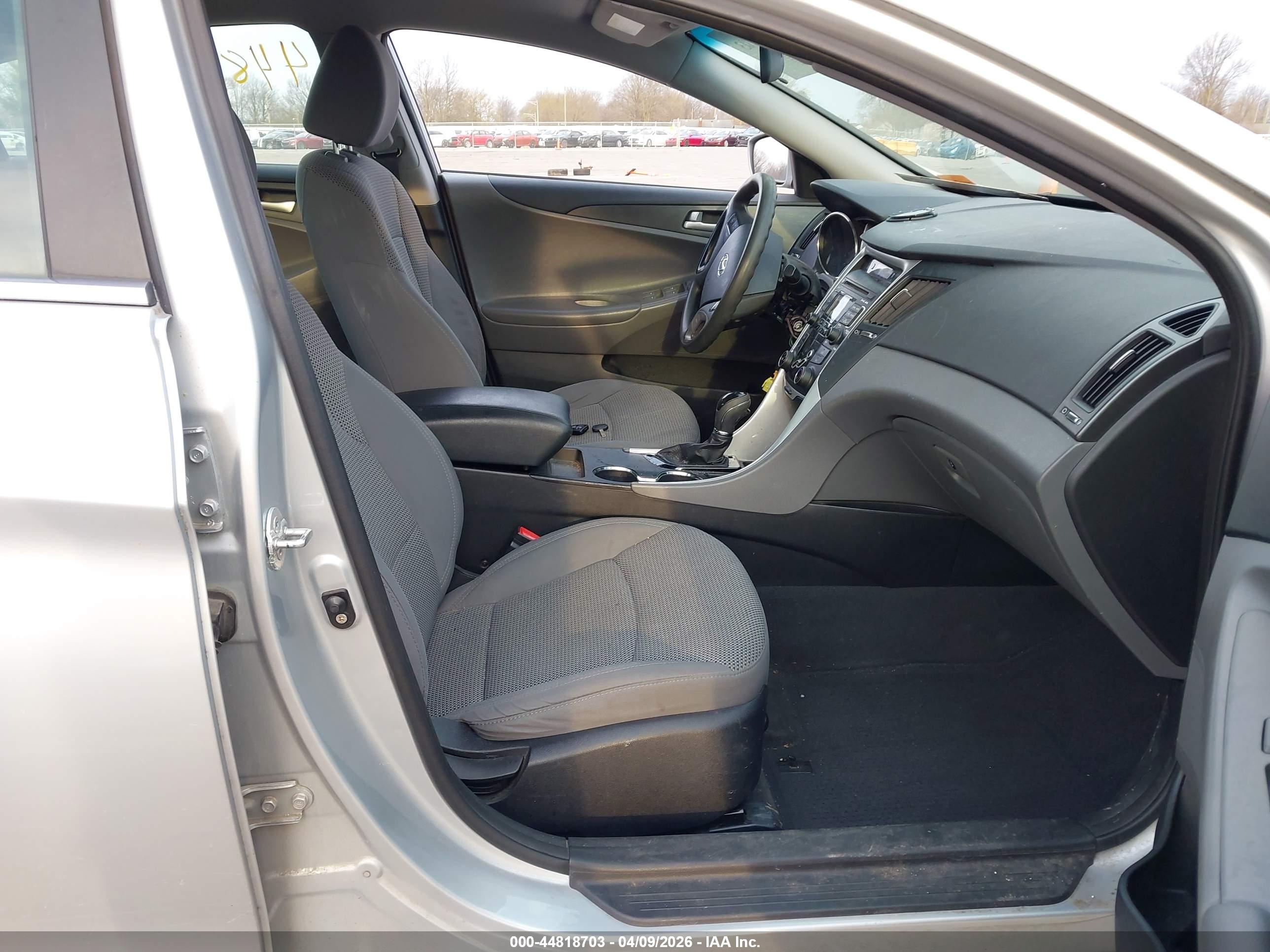 HYUNDAI SONATA image 5