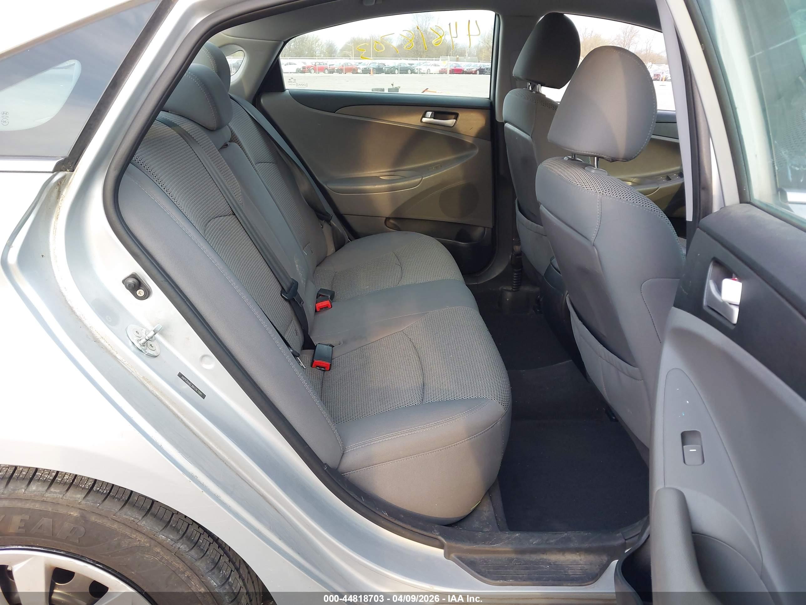 HYUNDAI SONATA image 8