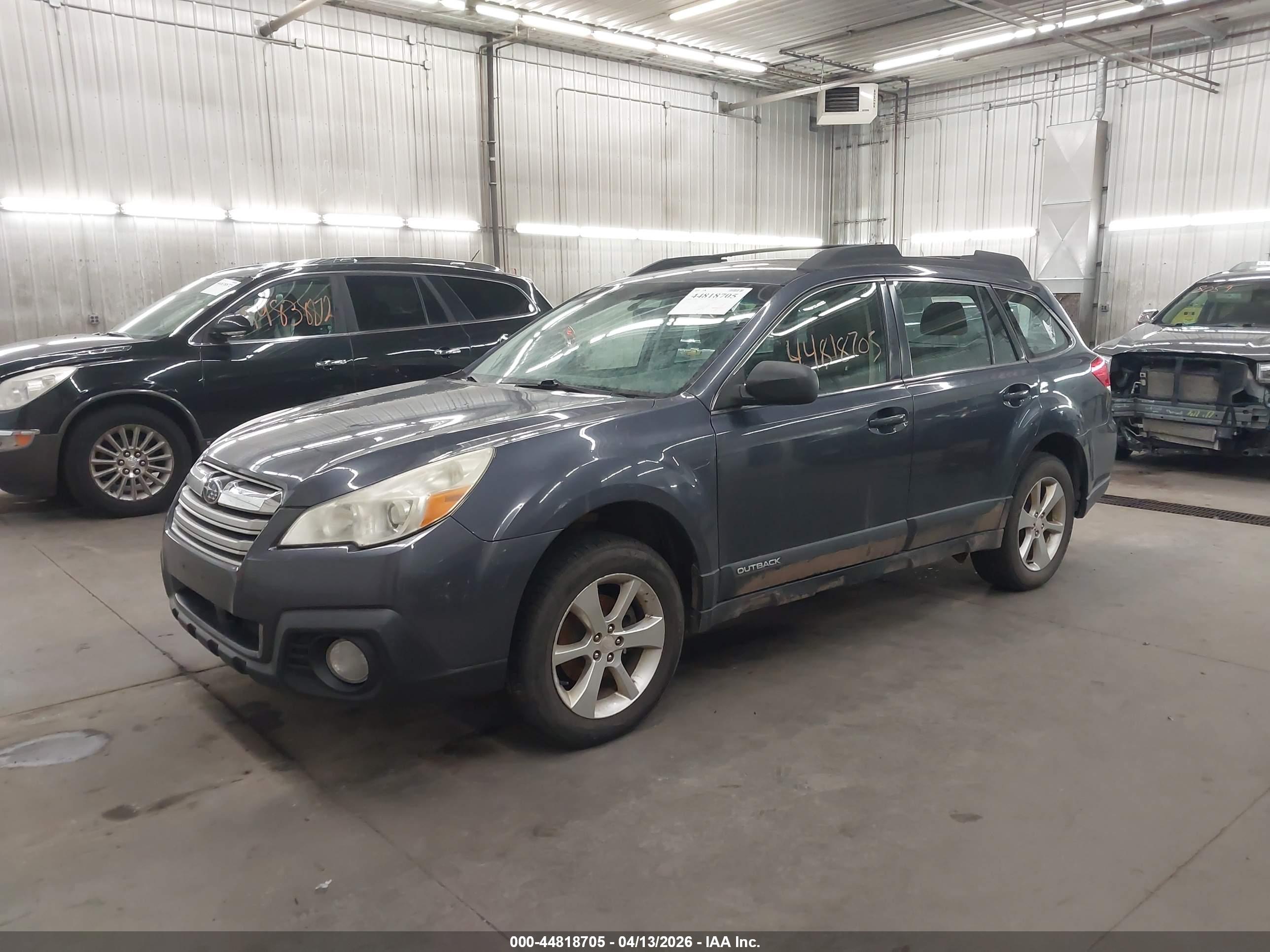 SUBARU OUTBACK image 2