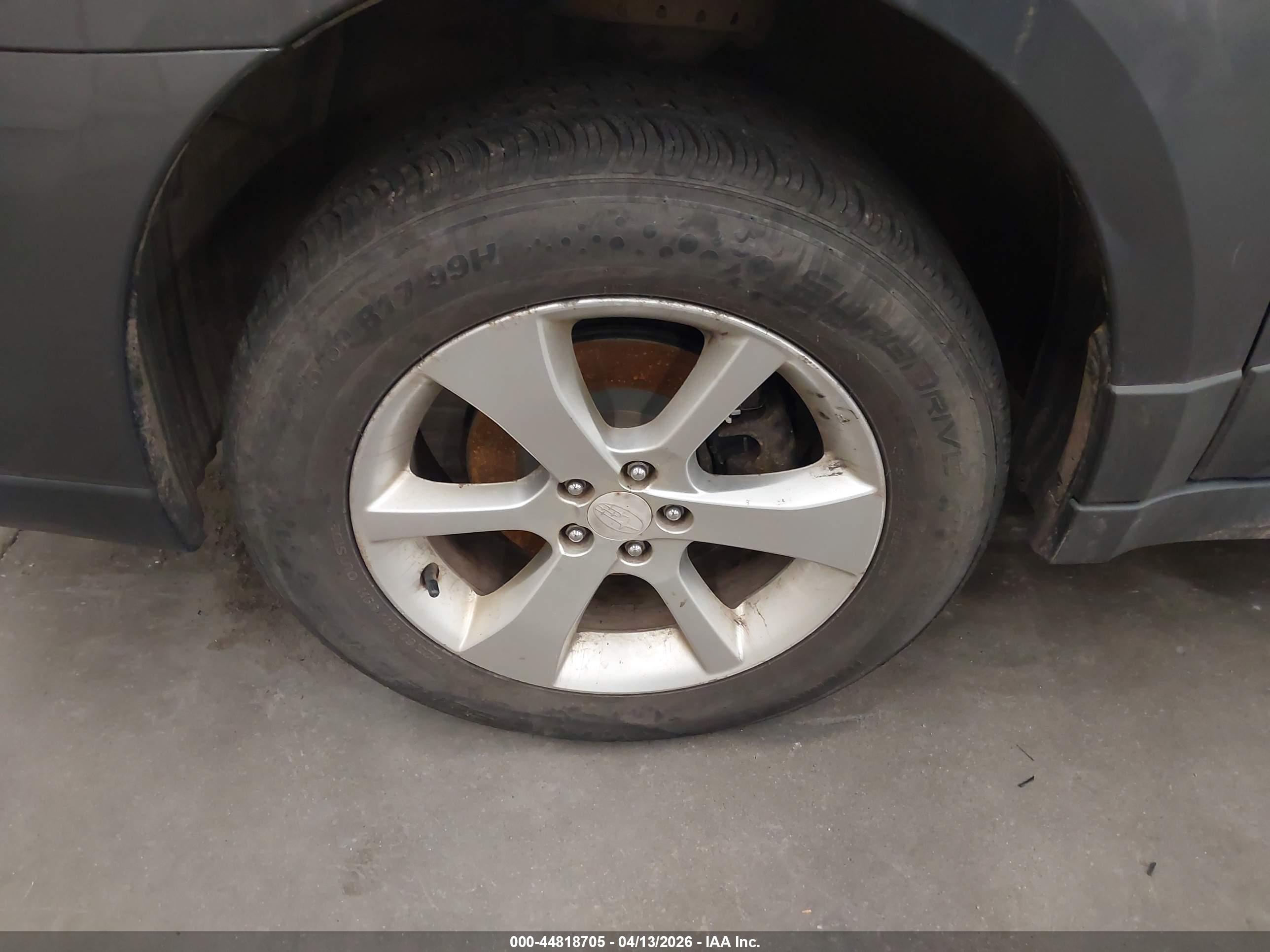 SUBARU OUTBACK image 6