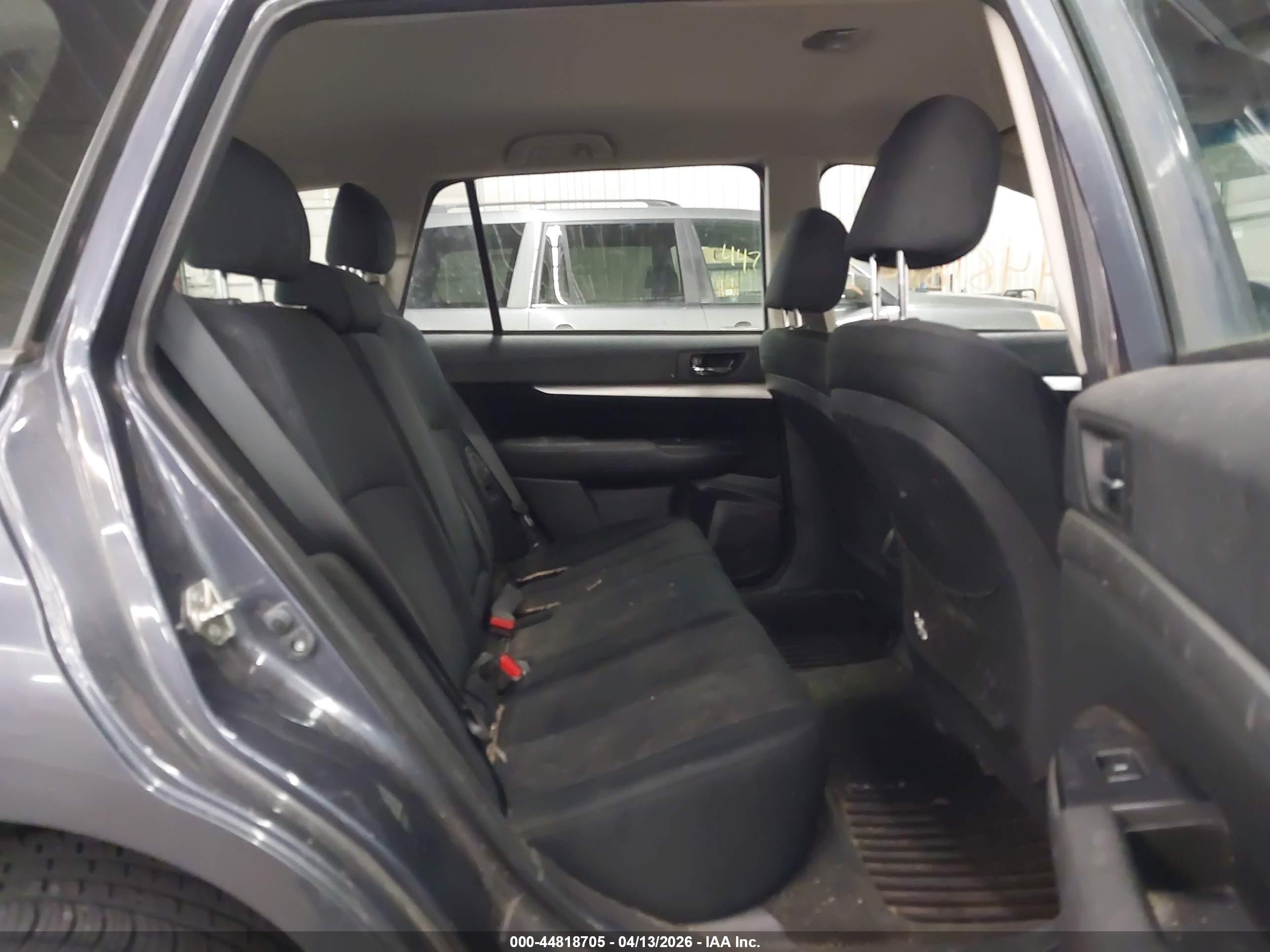 SUBARU OUTBACK image 8