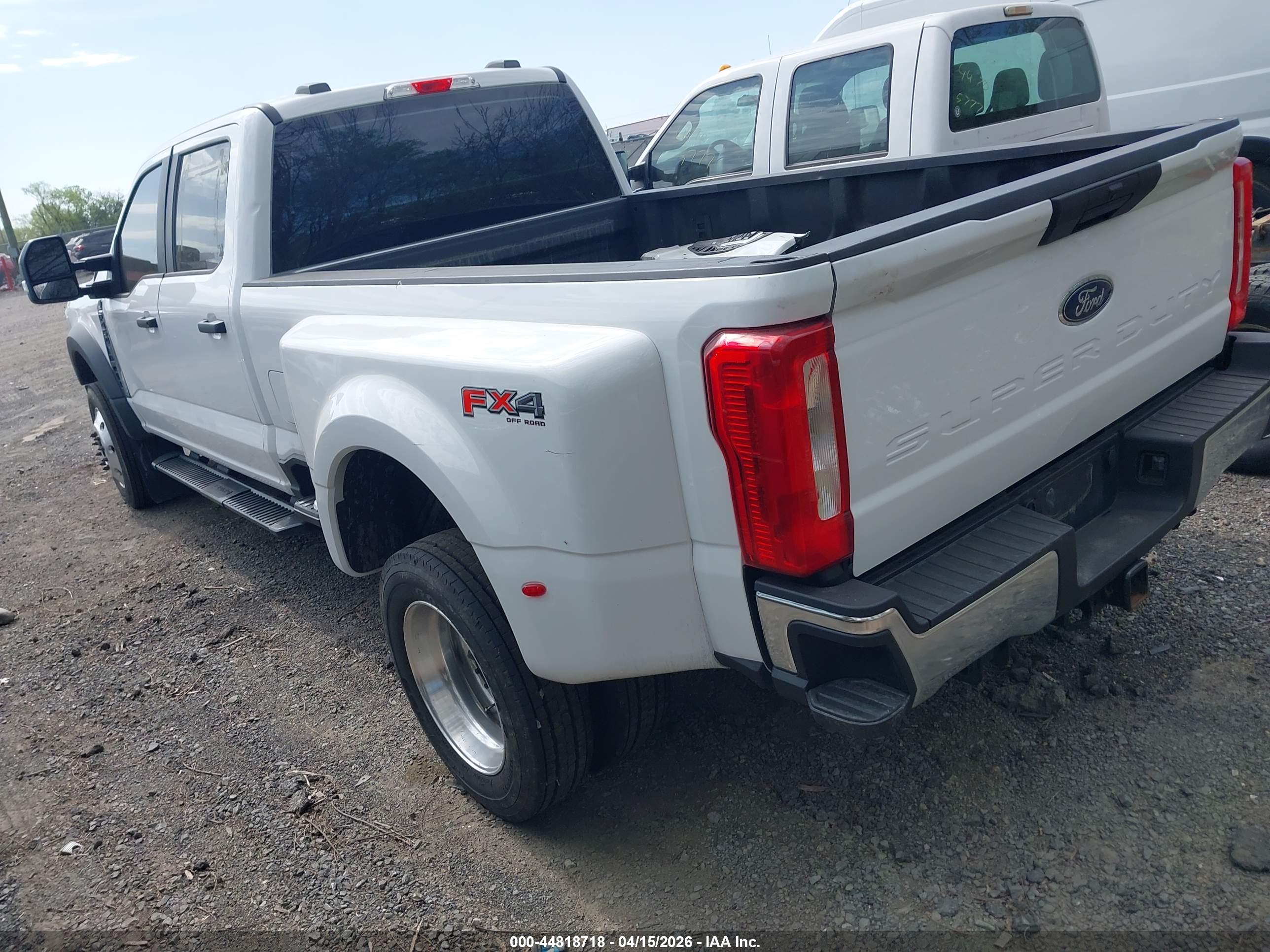 FORD F-450 image 3