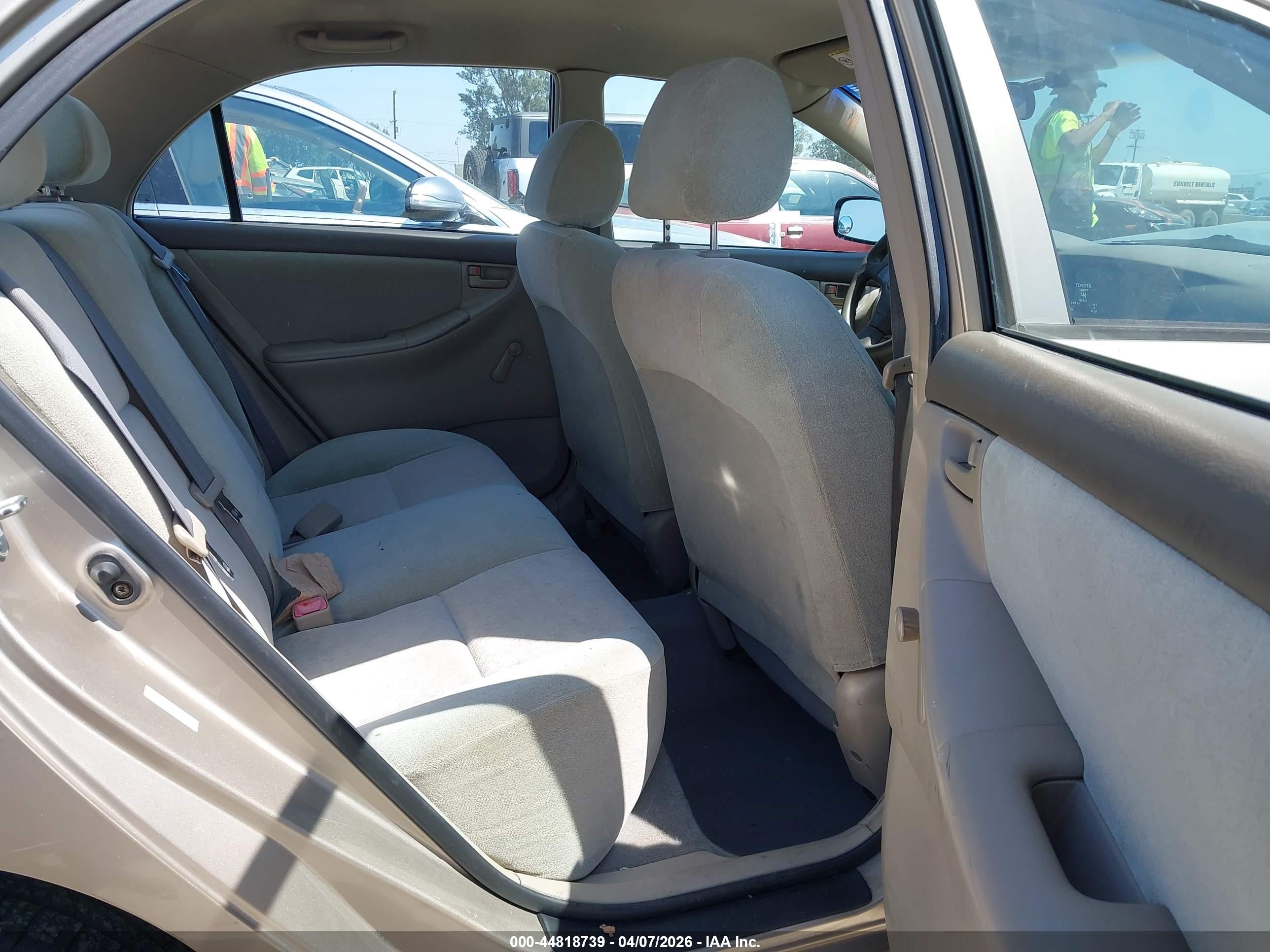 TOYOTA COROLLA image 8