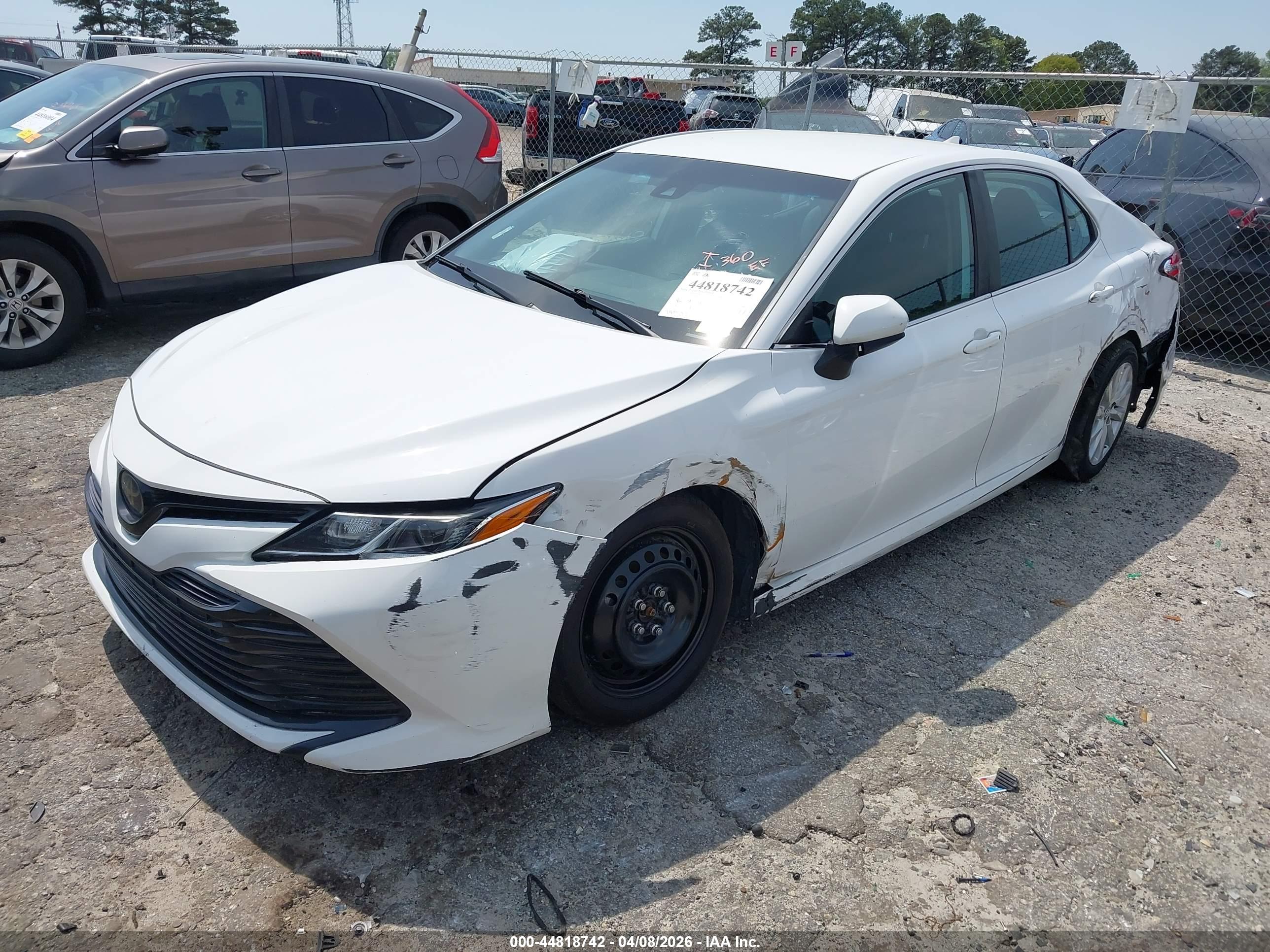 TOYOTA CAMRY image 2