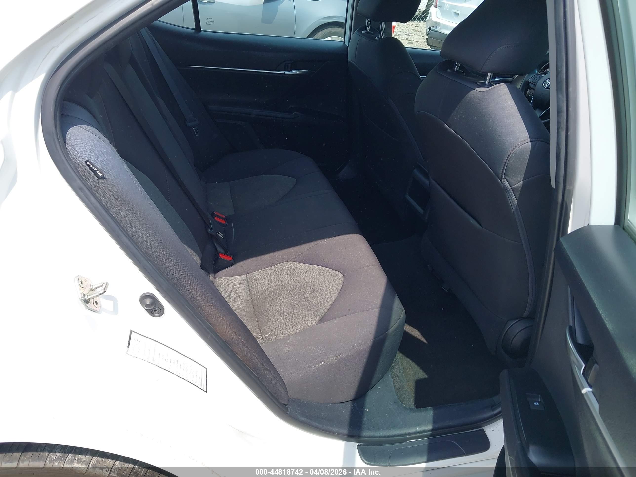 TOYOTA CAMRY image 8