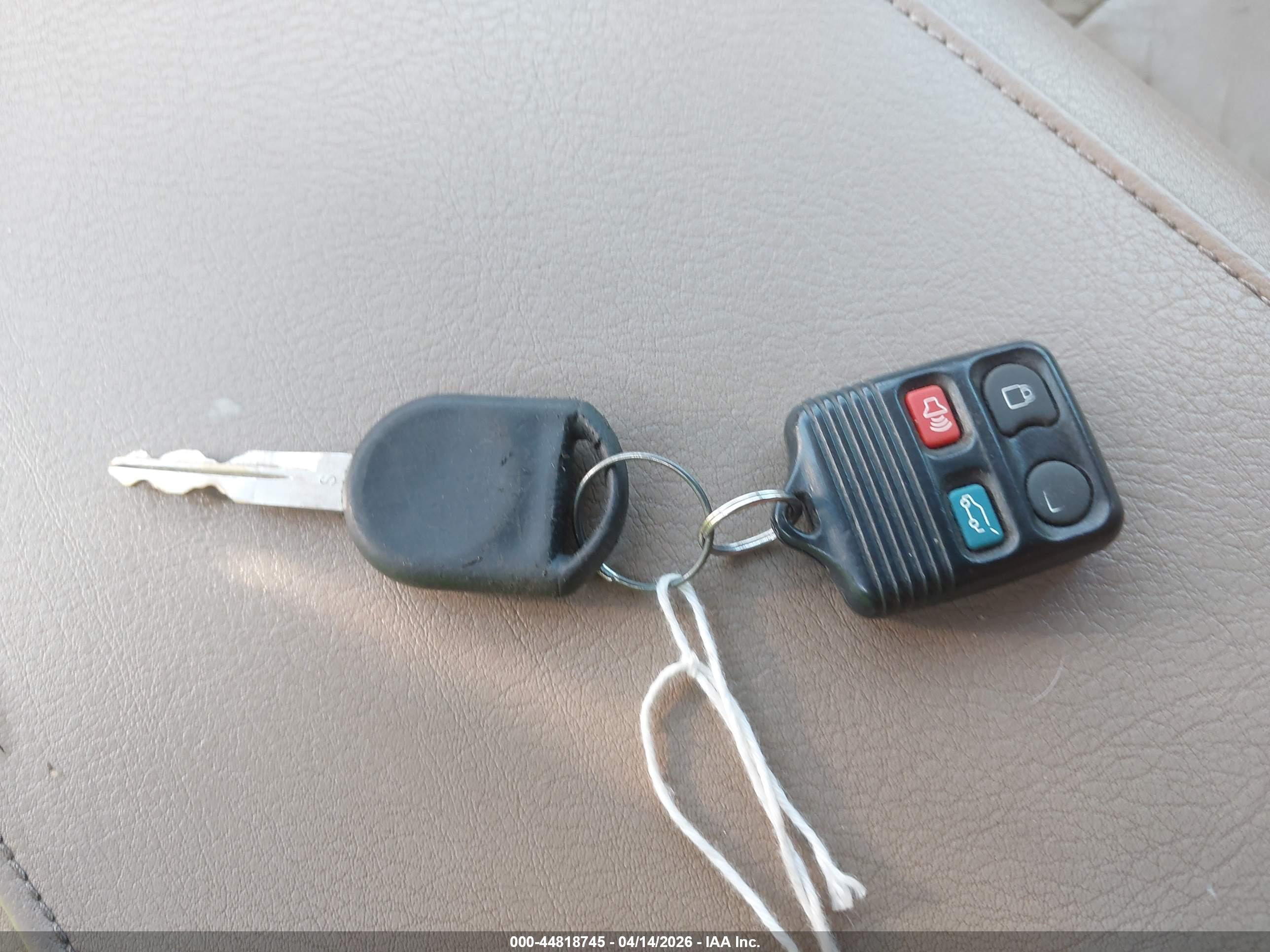FORD EXPEDITION image 11