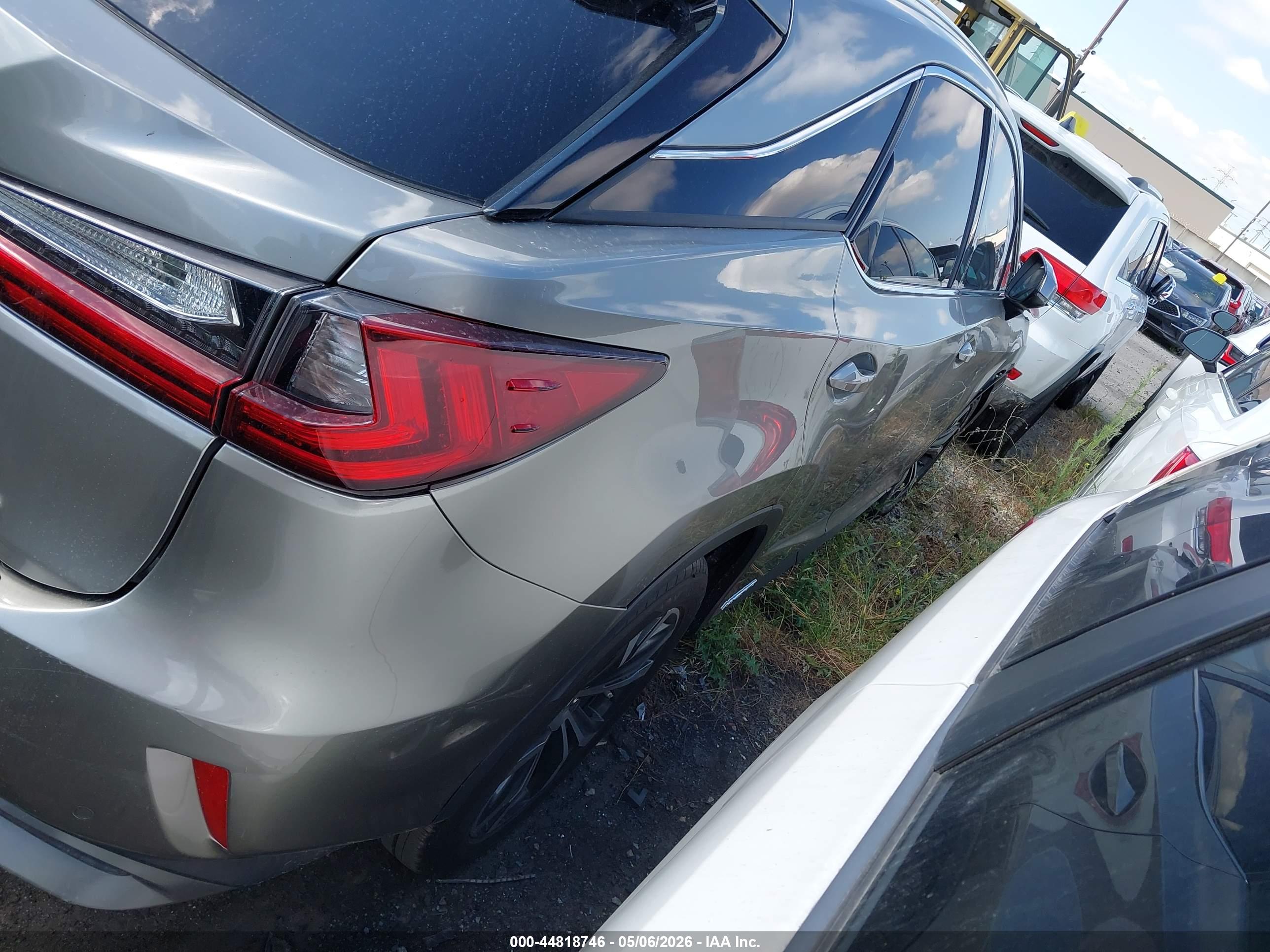LEXUS RX image 4