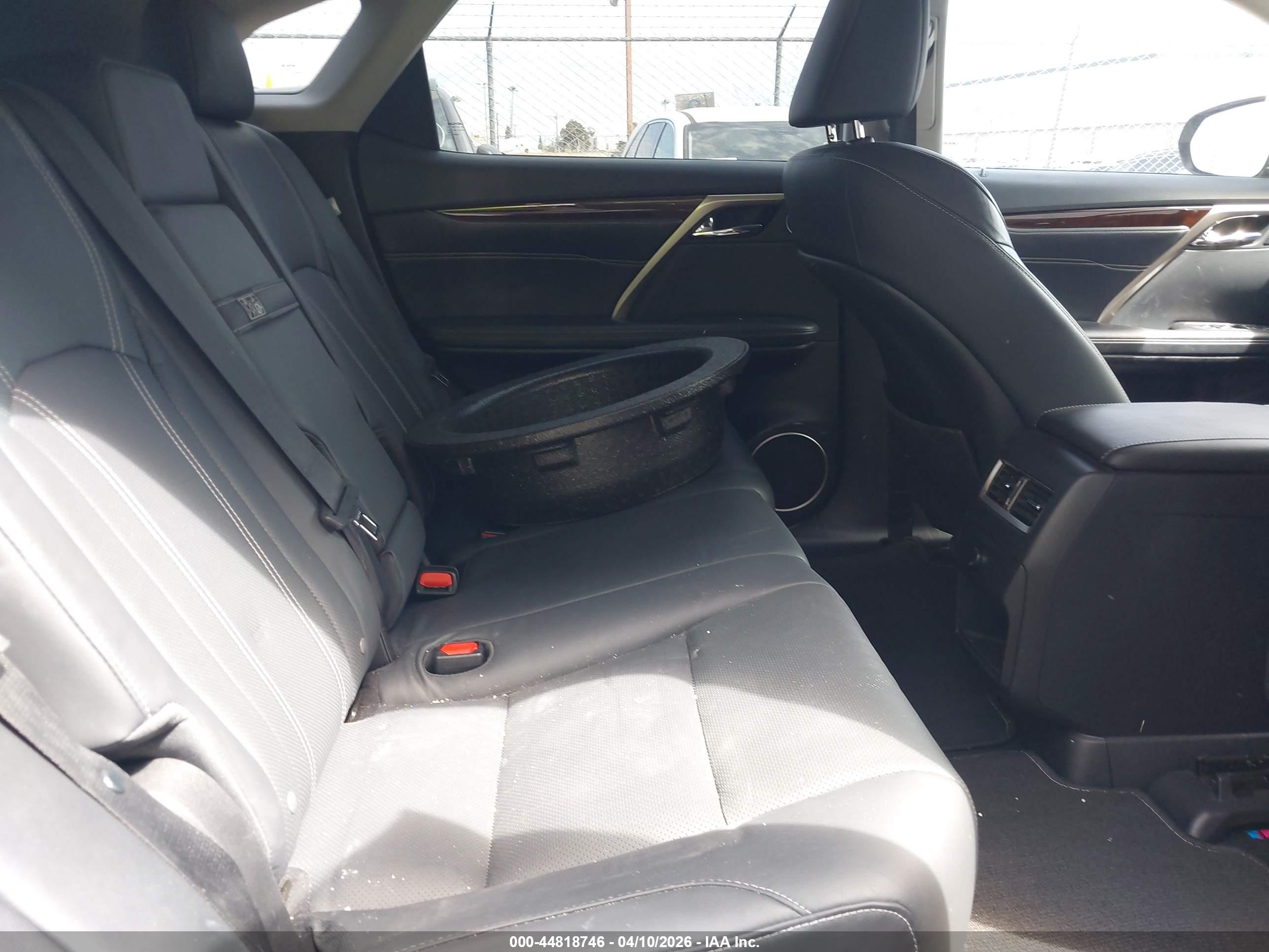 LEXUS RX image 8
