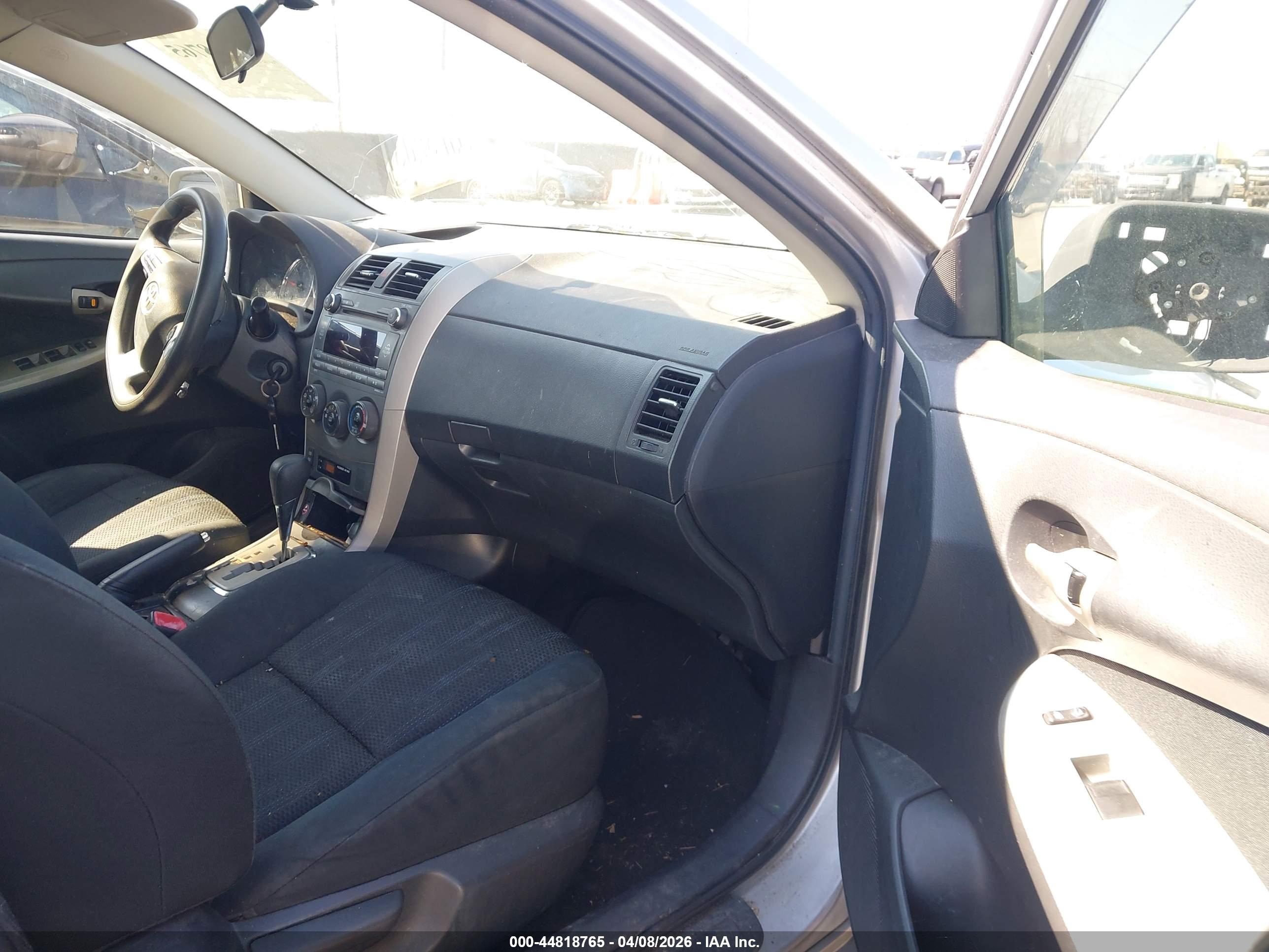 TOYOTA COROLLA image 5
