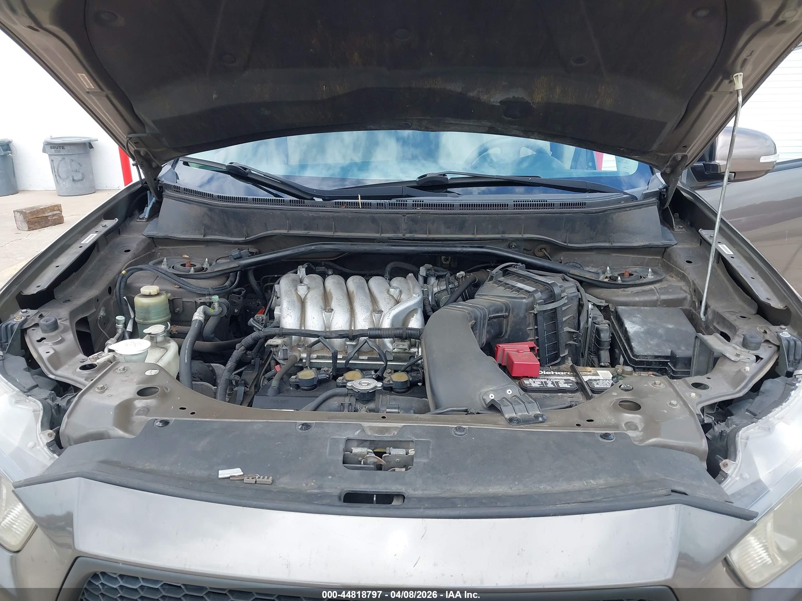 MITSUBISHI OUTLANDER image 10