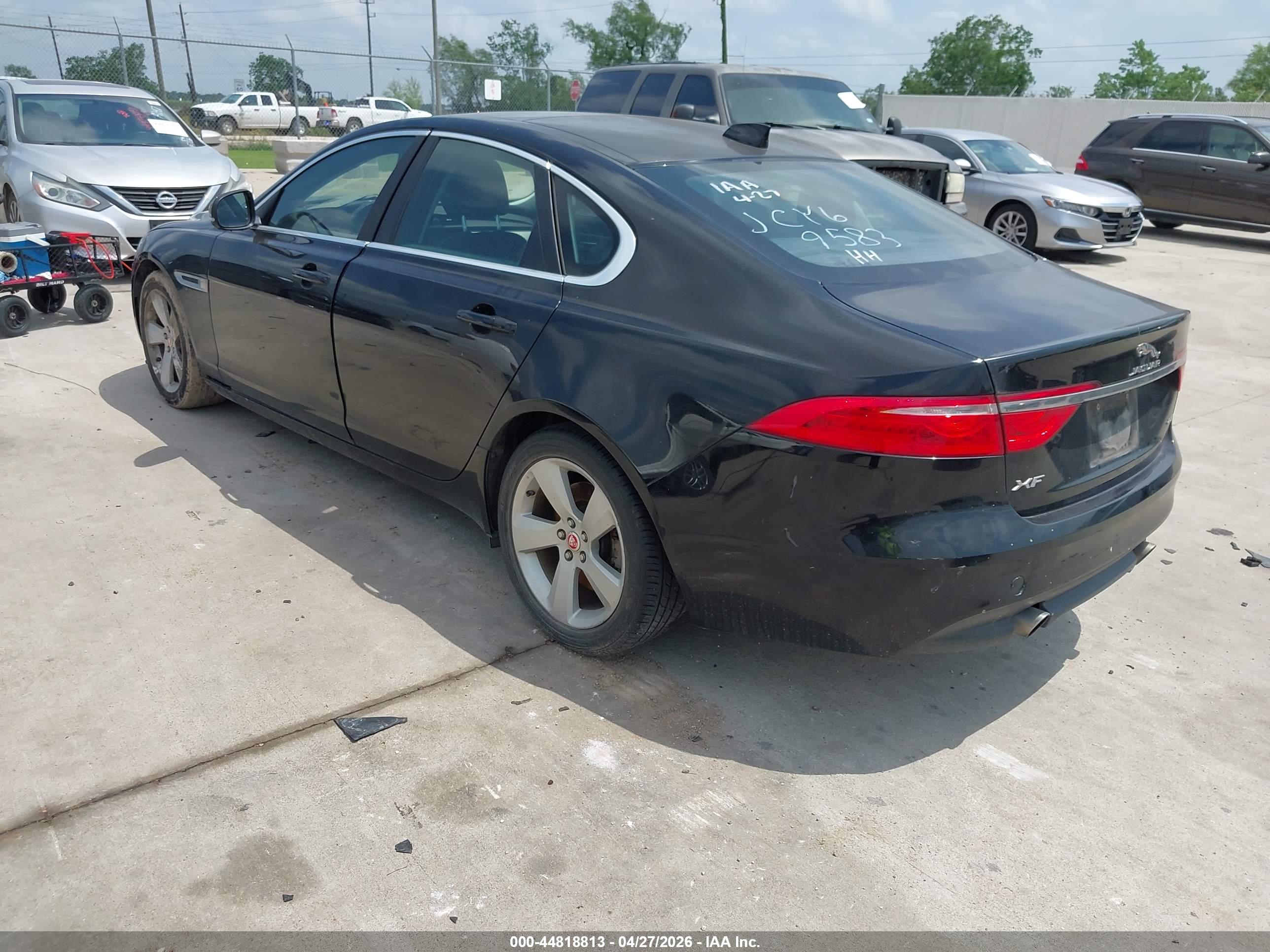 JAGUAR XF image 3