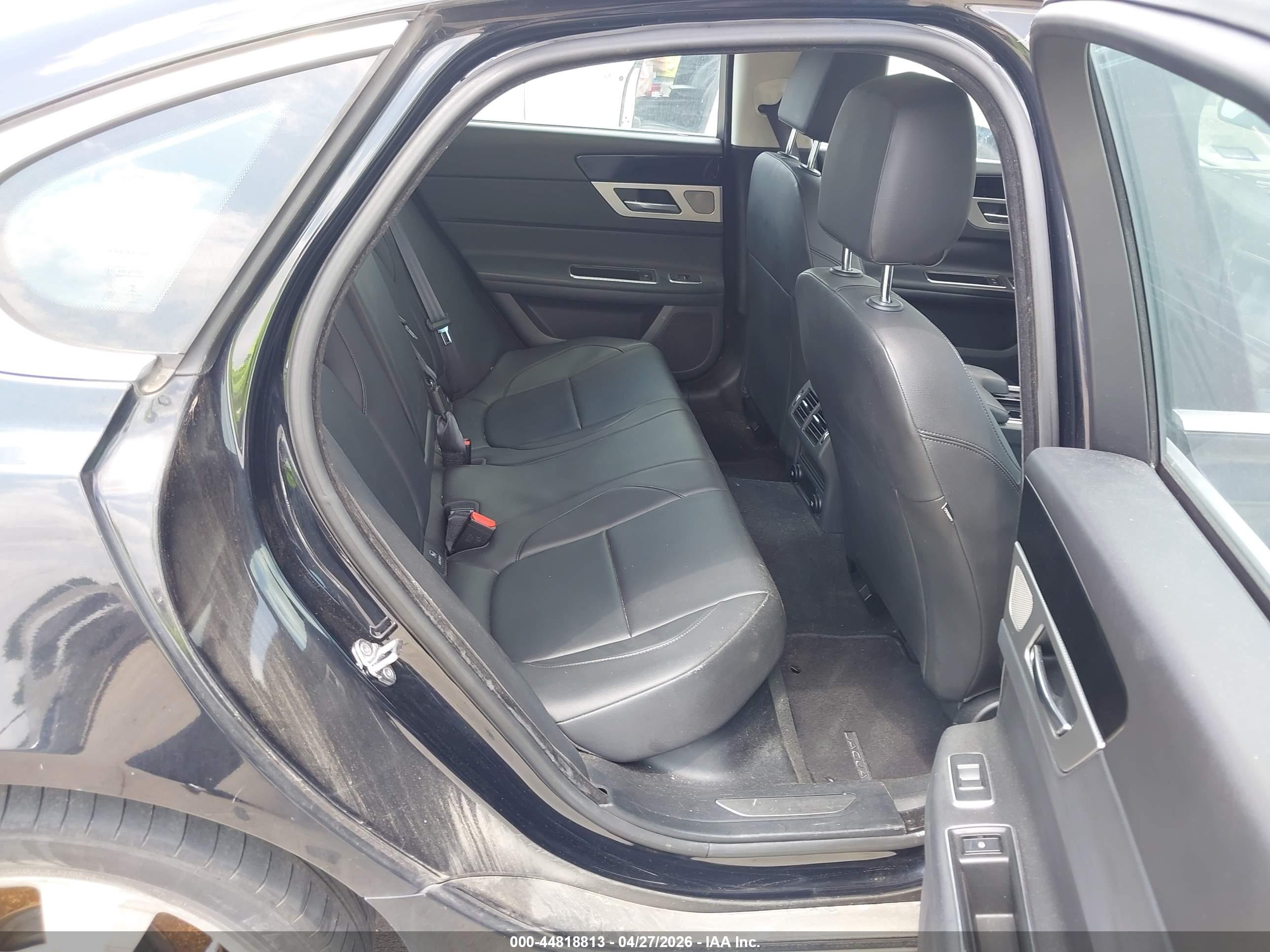 JAGUAR XF image 8