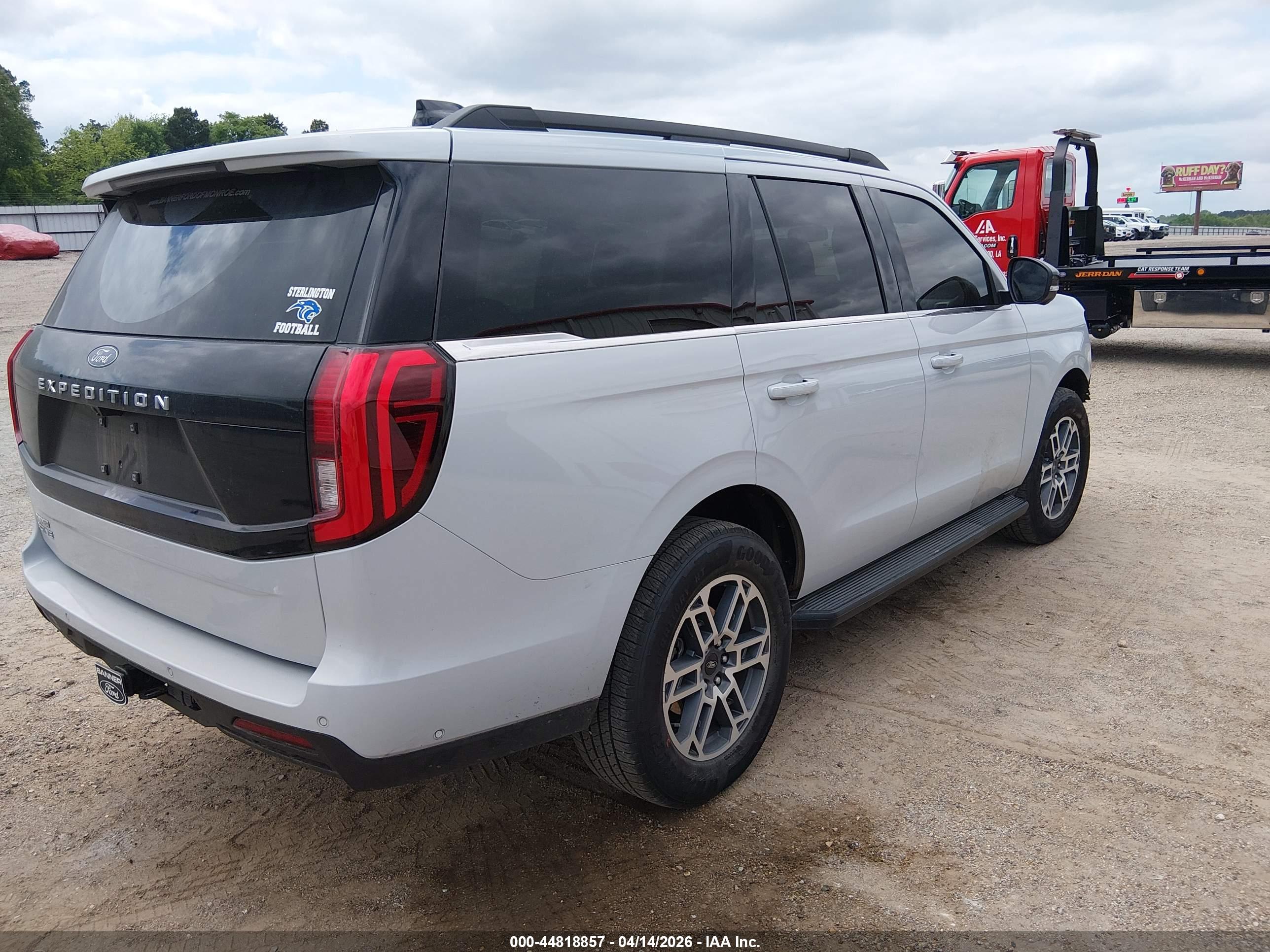 FORD EXPEDITION image 4
