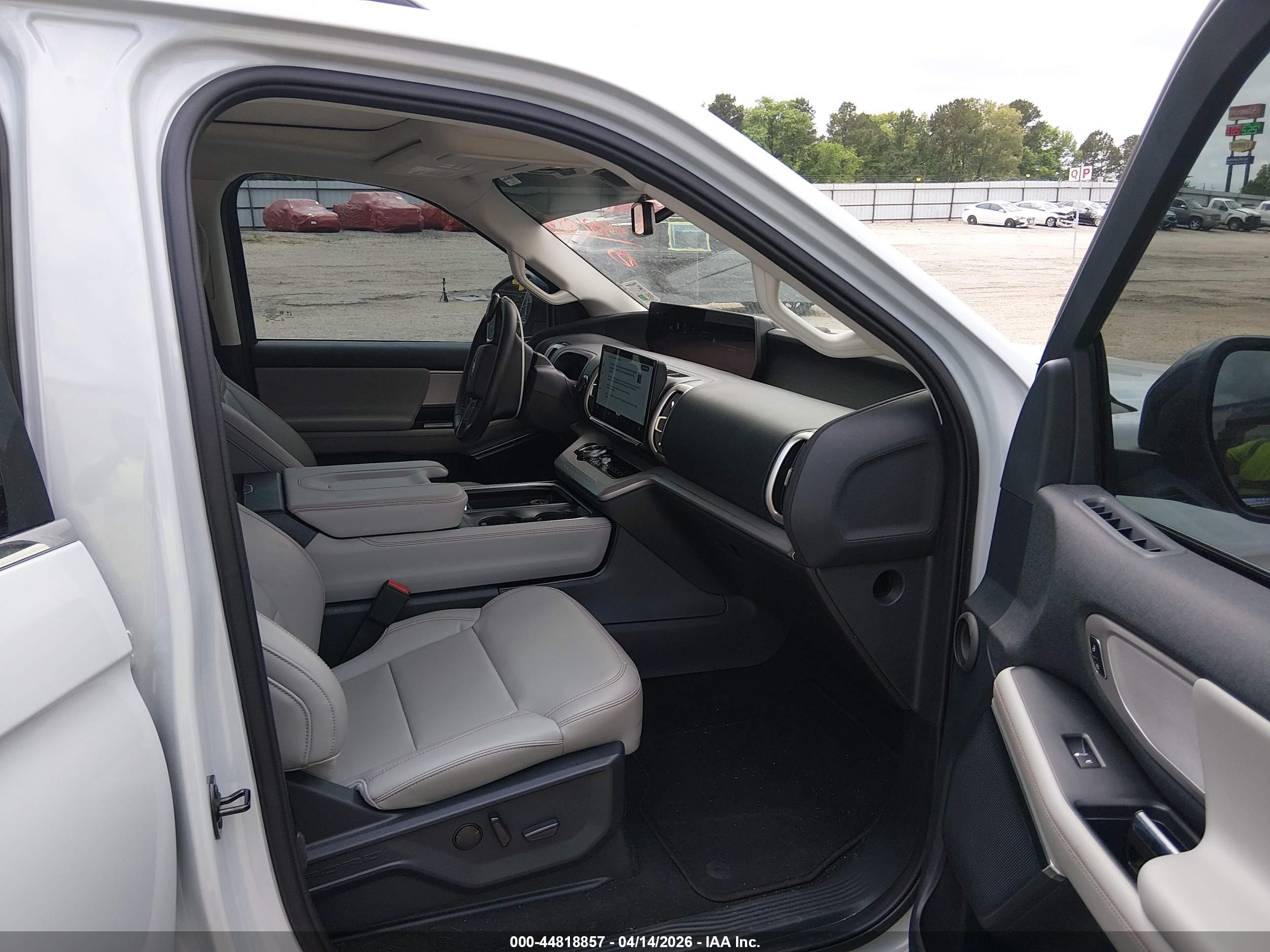 FORD EXPEDITION image 5