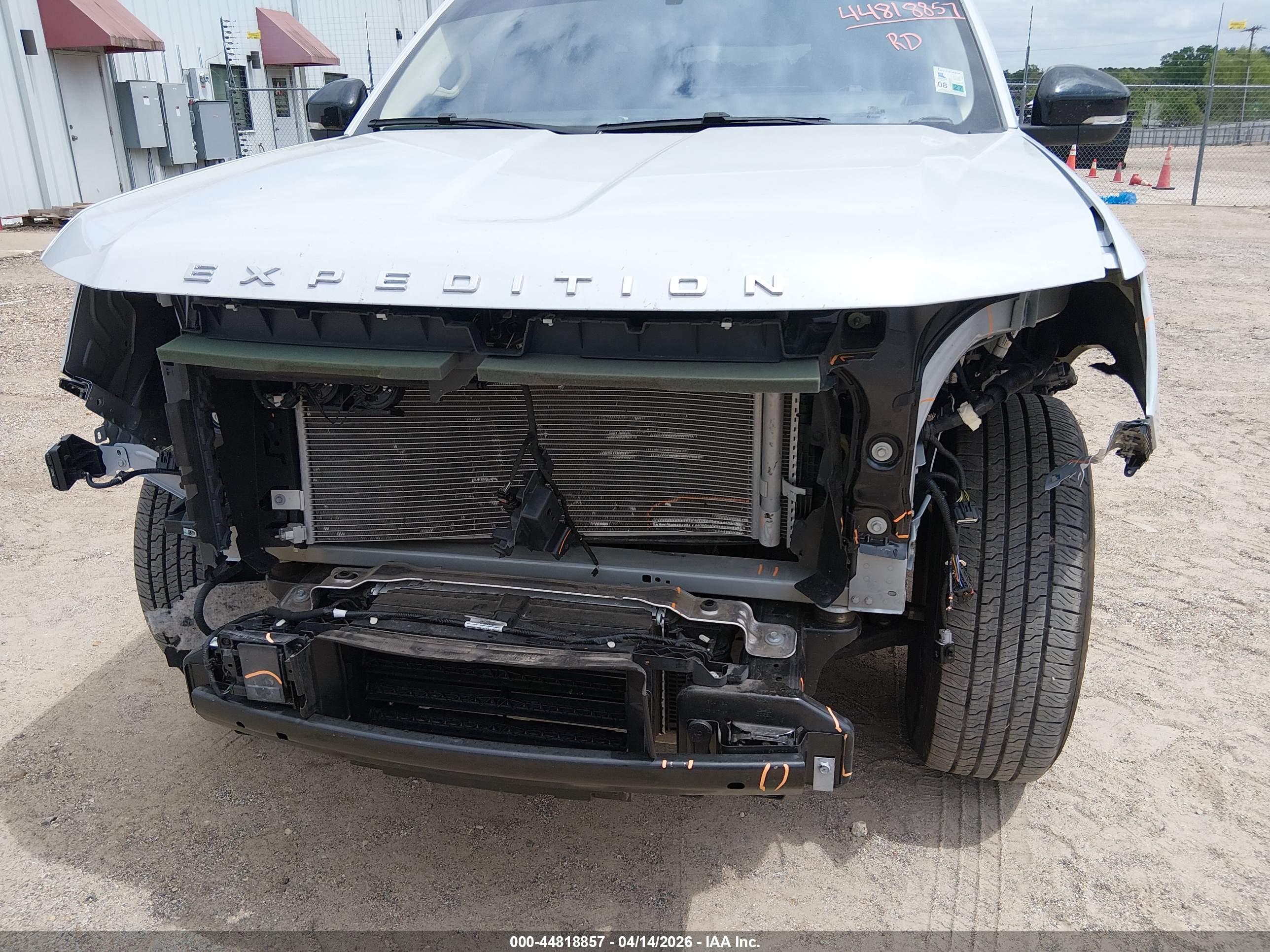 FORD EXPEDITION image 6
