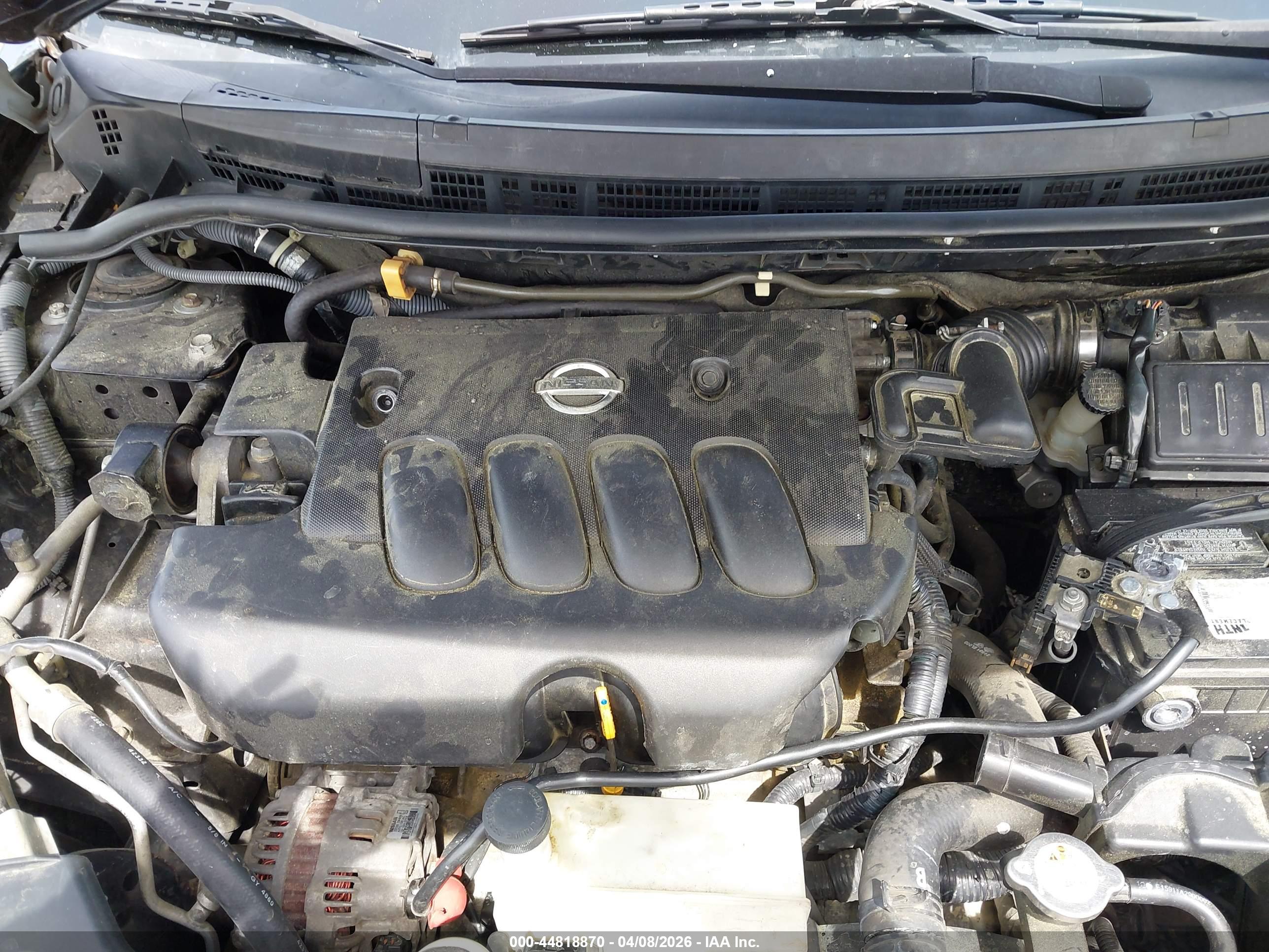 NISSAN VERSA image 10