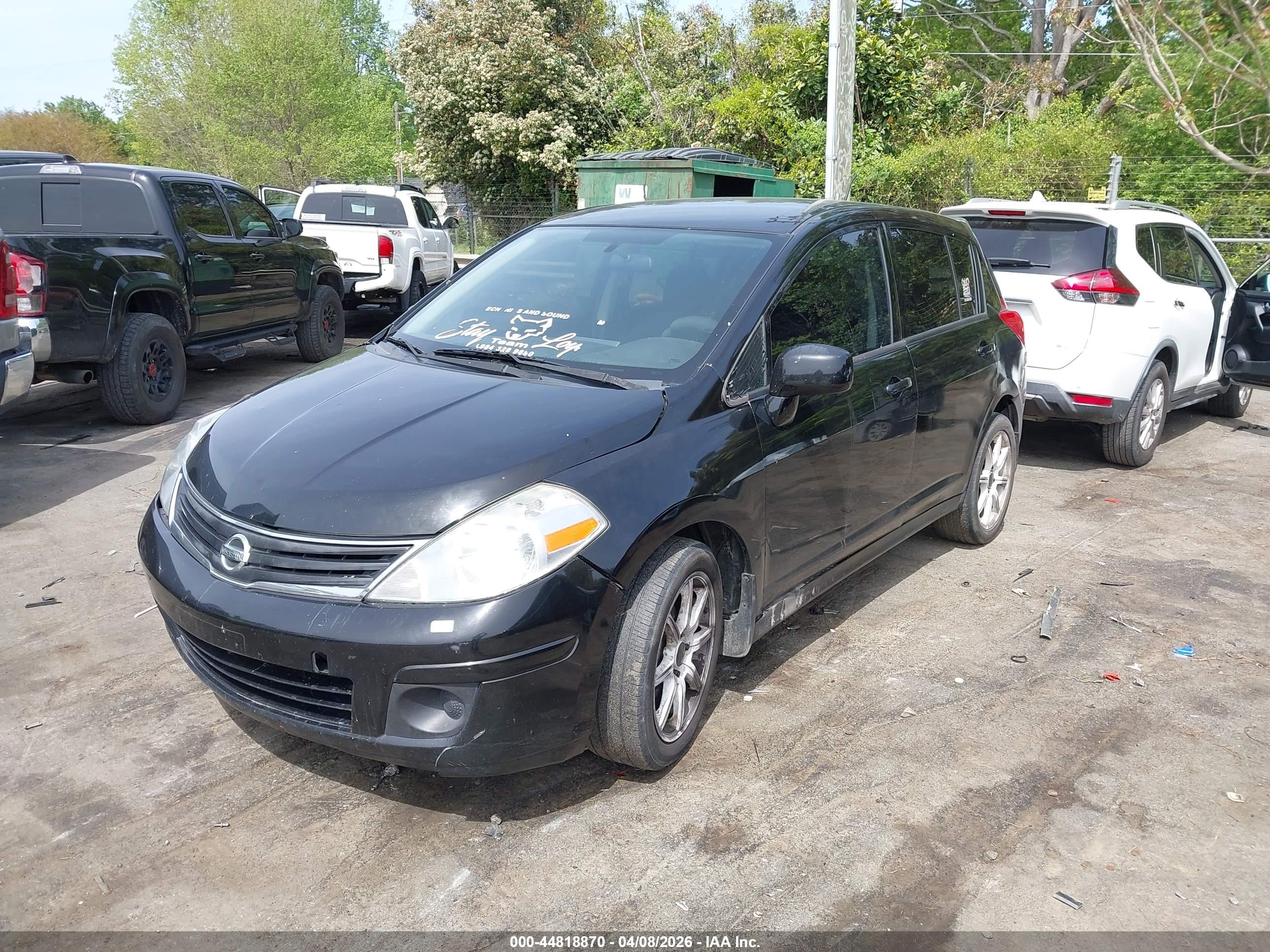 NISSAN VERSA image 2
