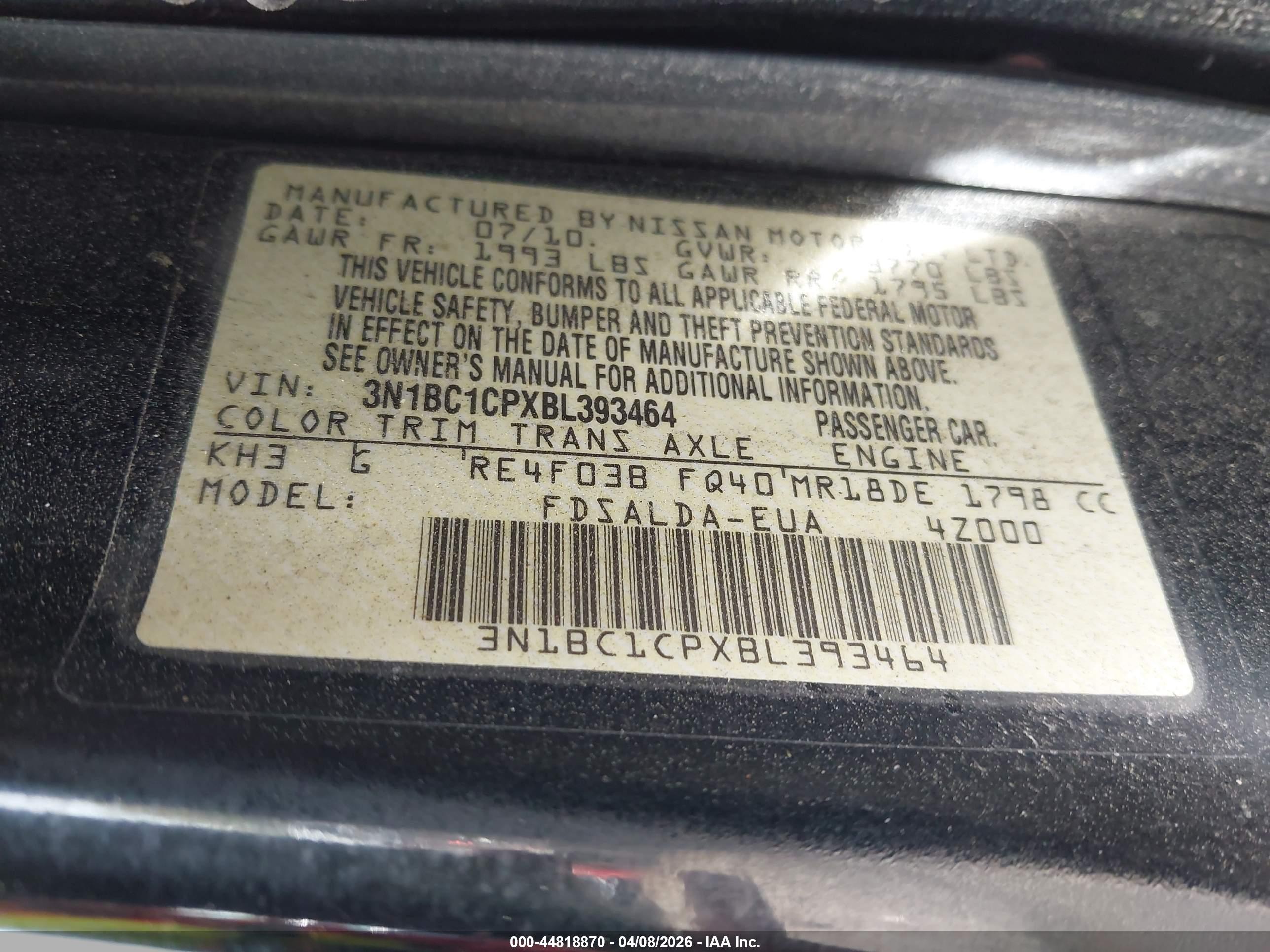 NISSAN VERSA image 9