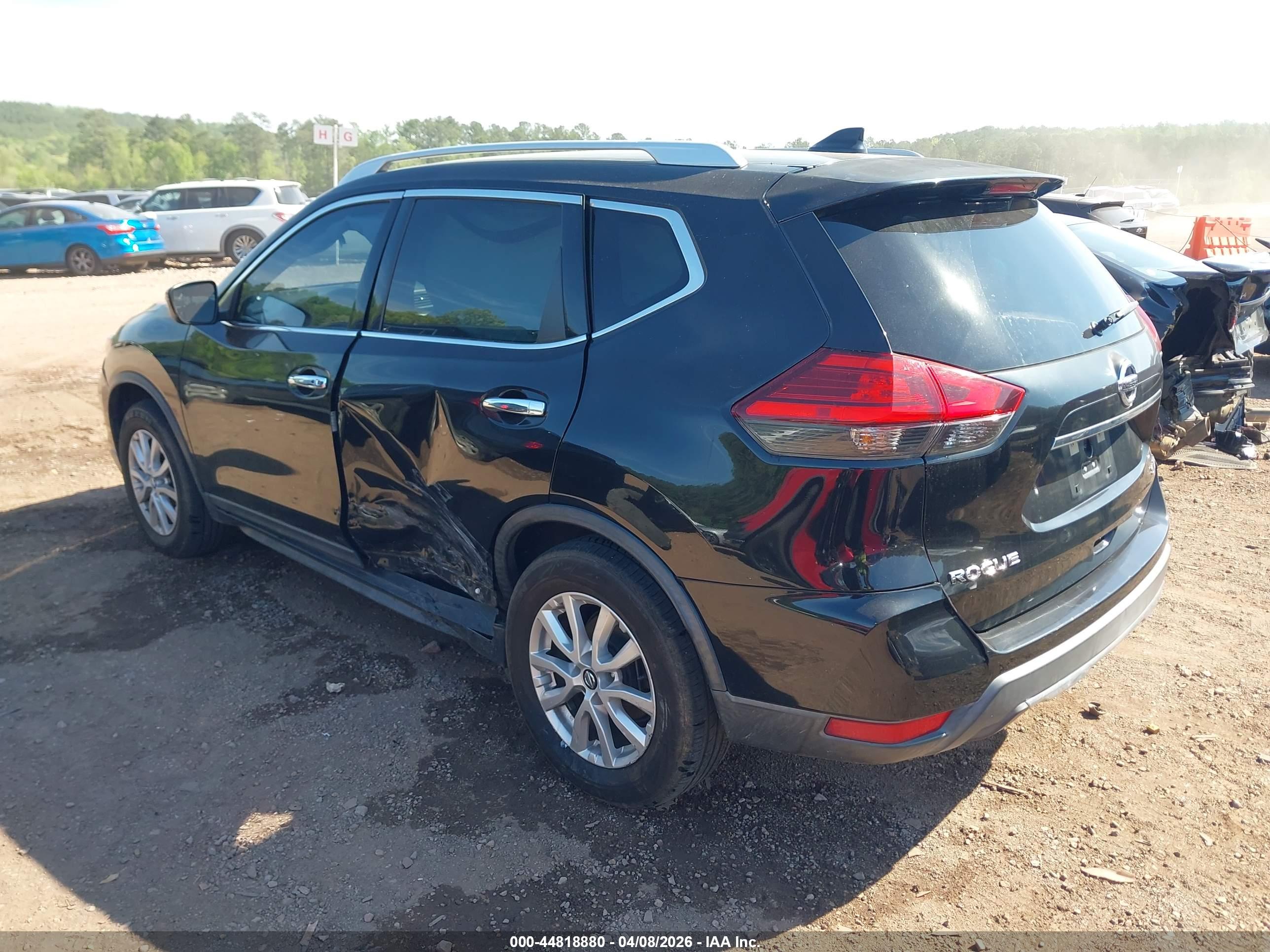 NISSAN ROGUE image 3