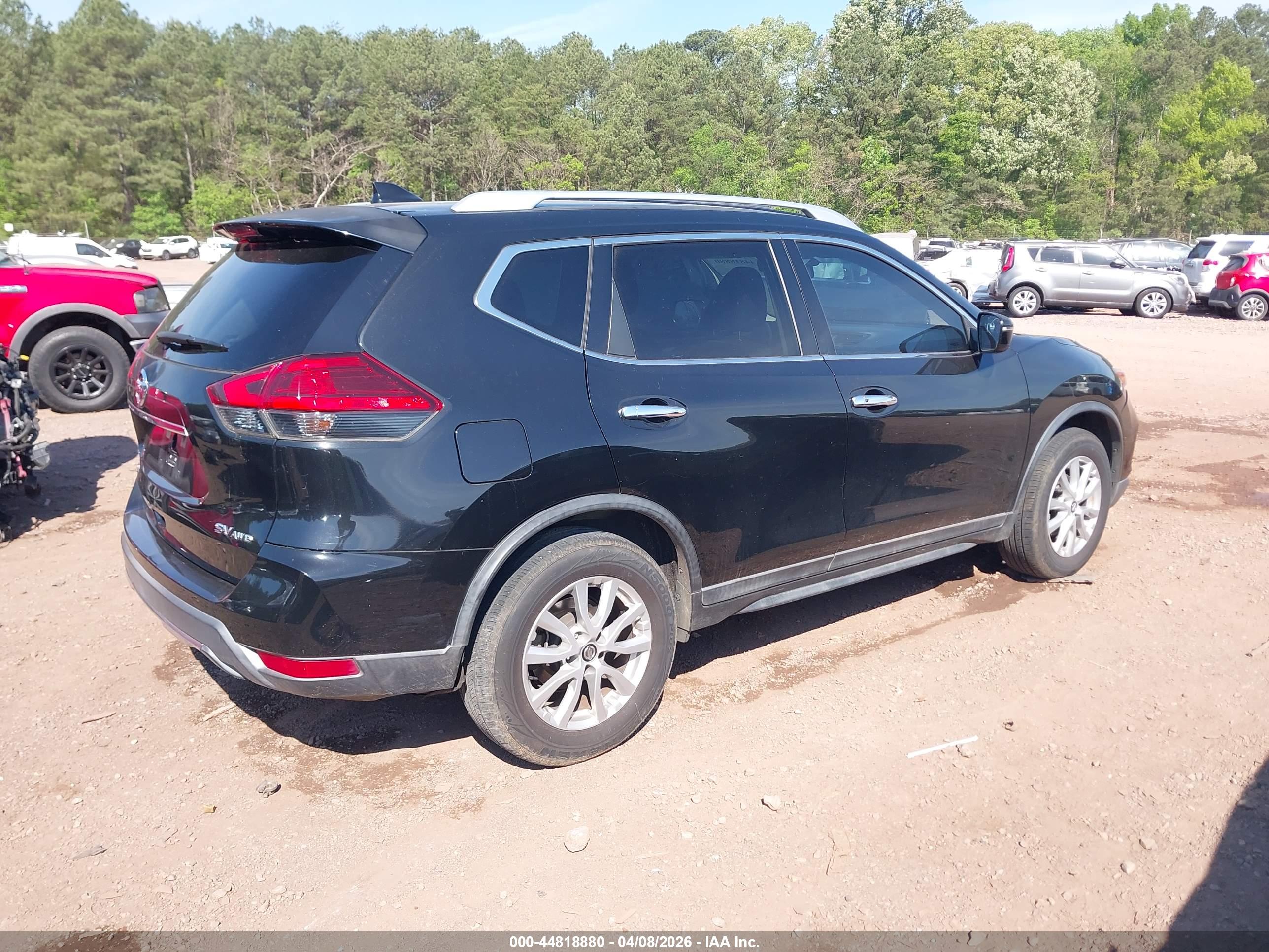 NISSAN ROGUE image 4