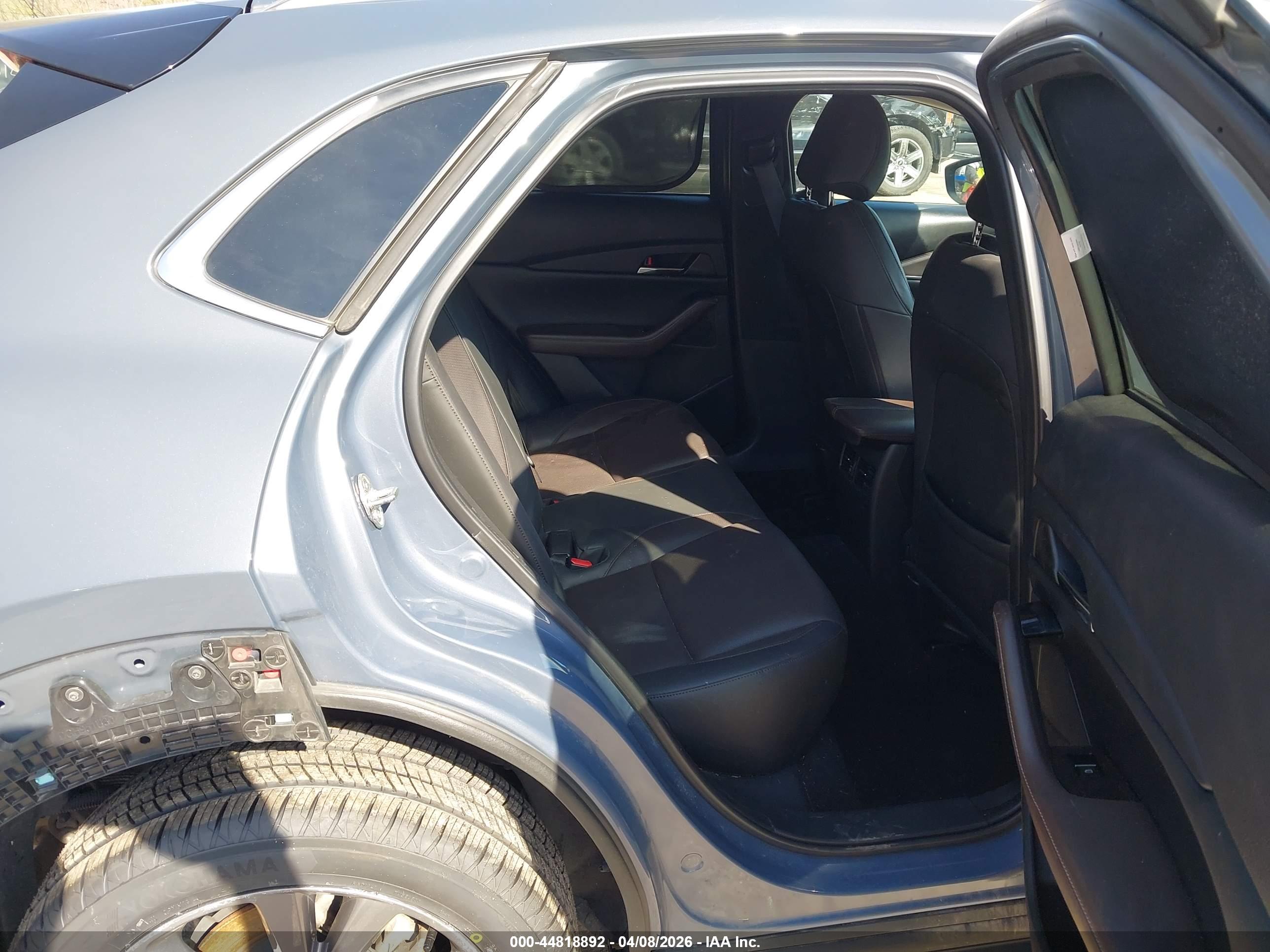 MAZDA CX-30 image 8
