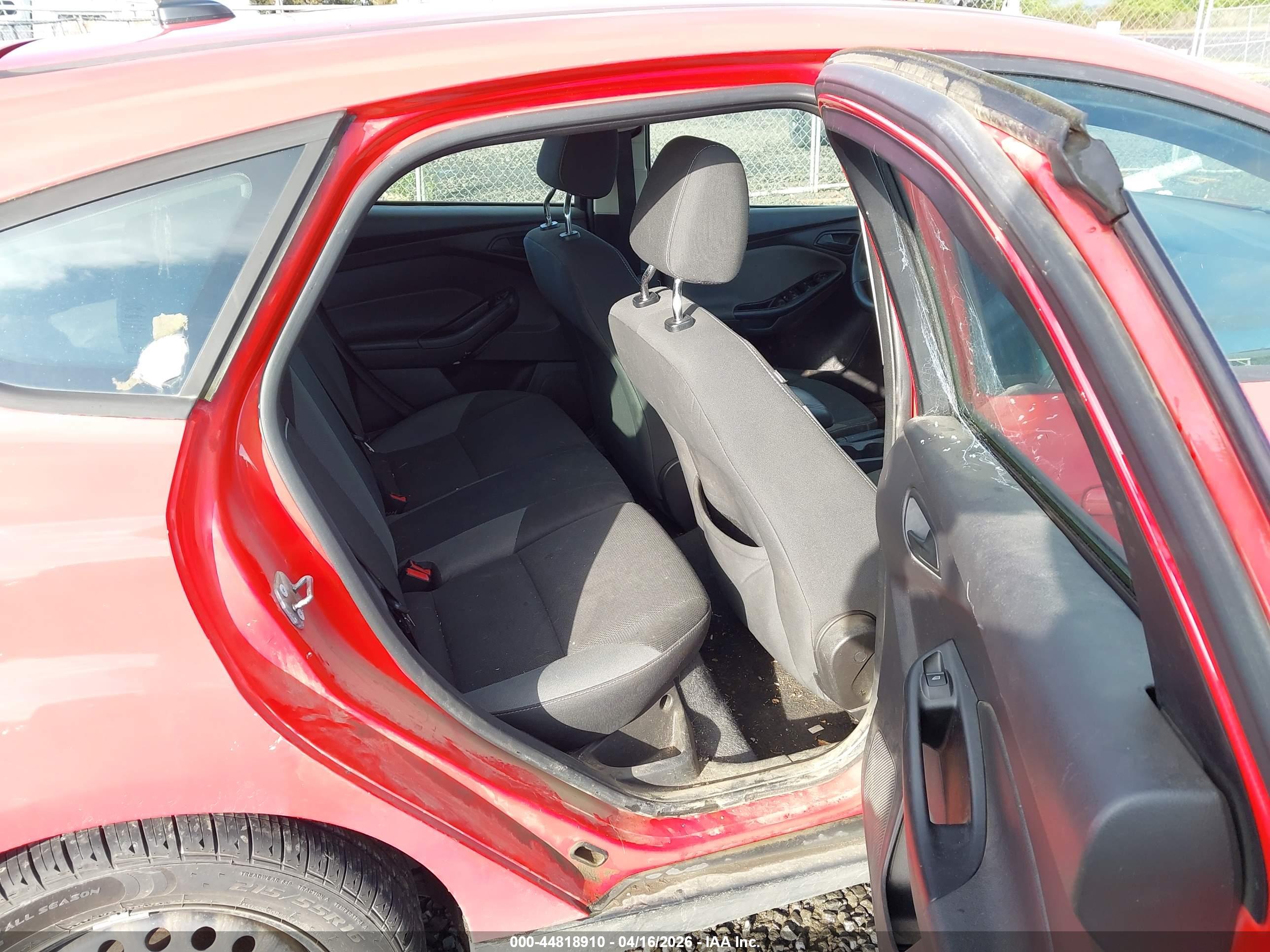 FORD FOCUS image 8