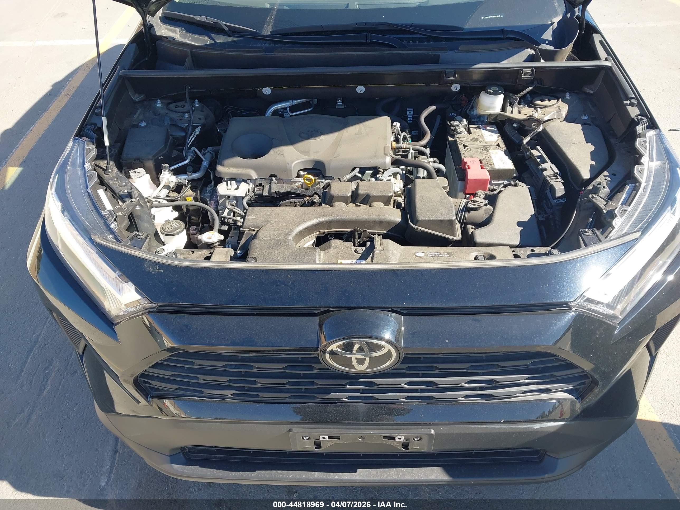 TOYOTA RAV4 image 10