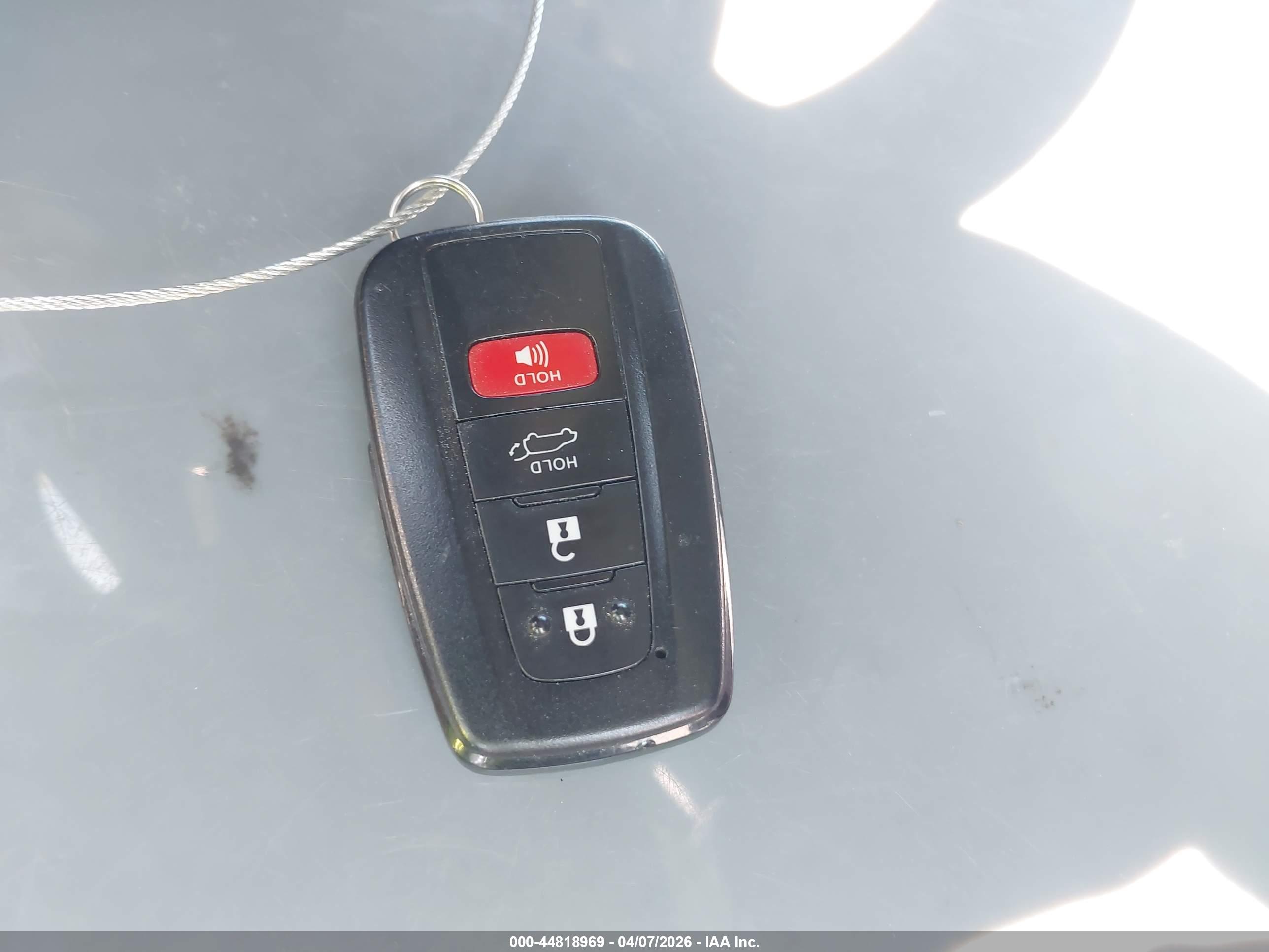 TOYOTA RAV4 image 11