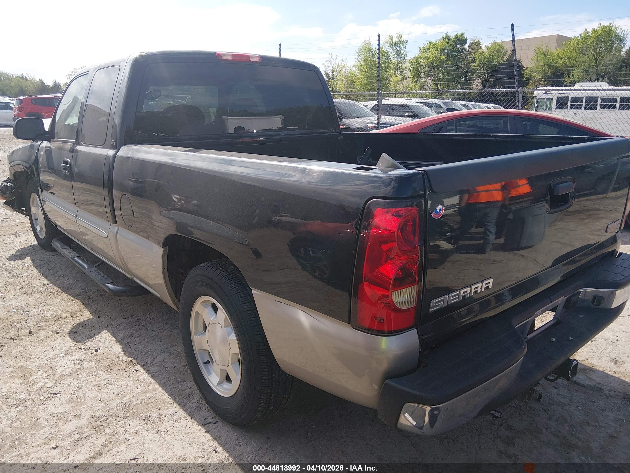 GMC SIERRA image 3