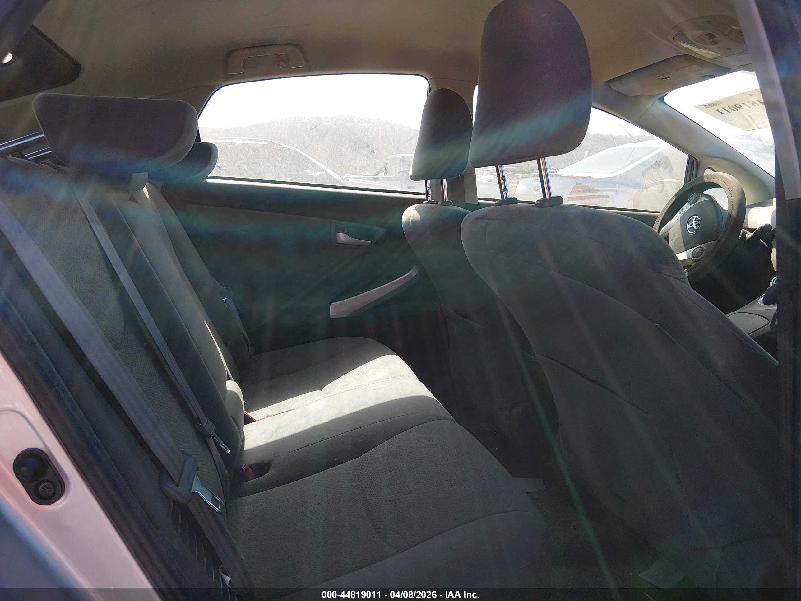 TOYOTA PRIUS image 8