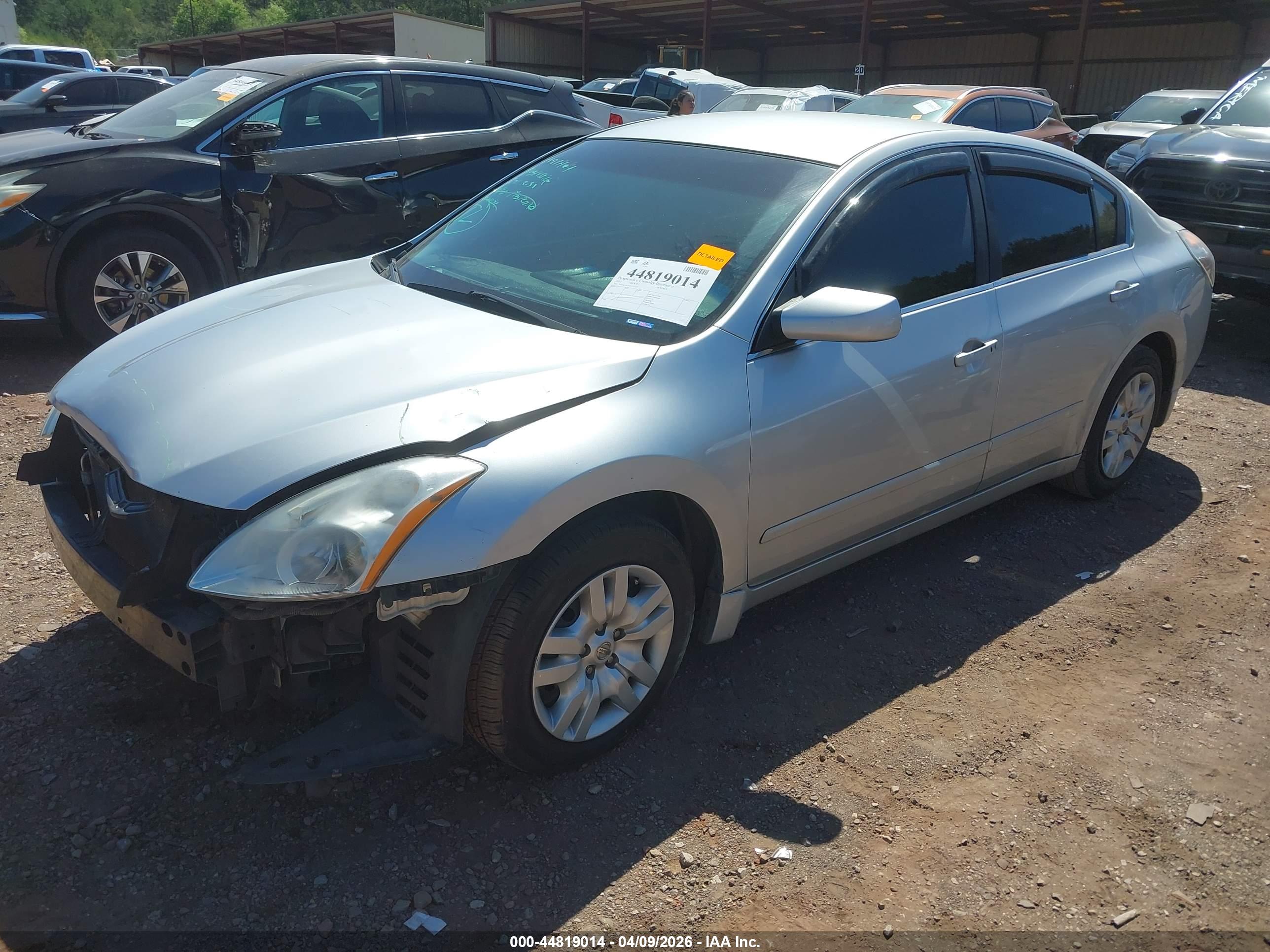 NISSAN ALTIMA image 2