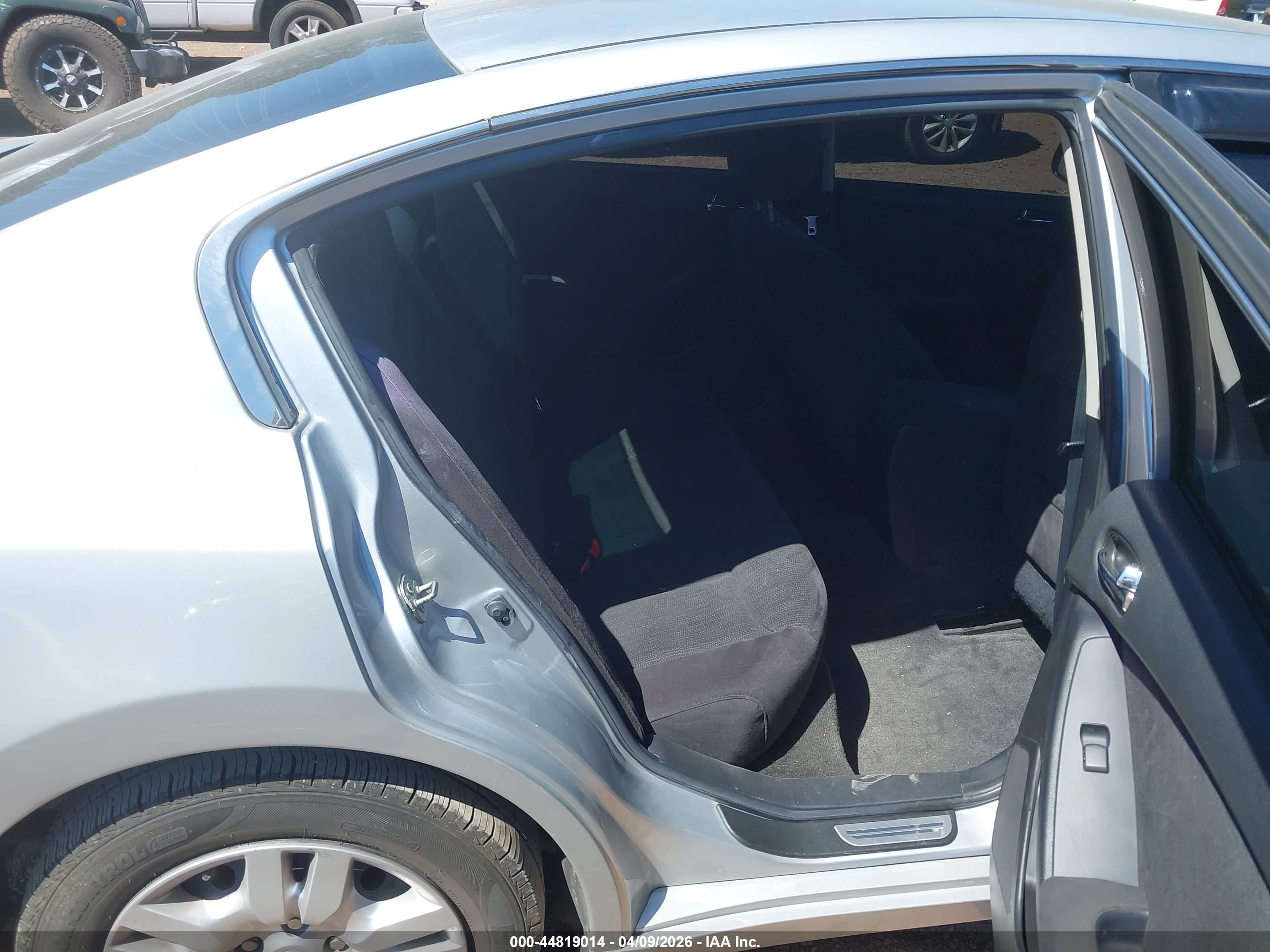 NISSAN ALTIMA image 8