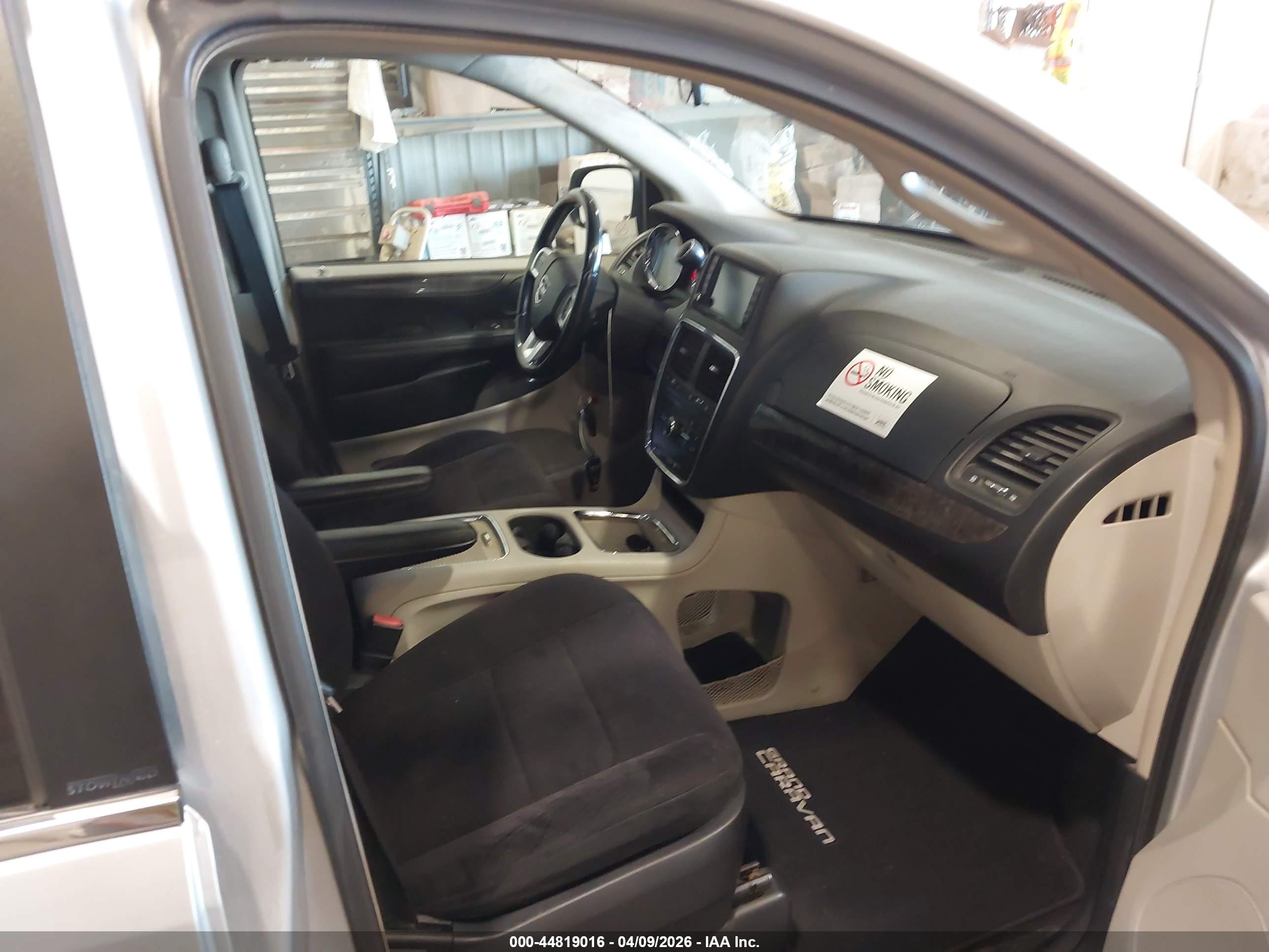 DODGE GRAND image 5