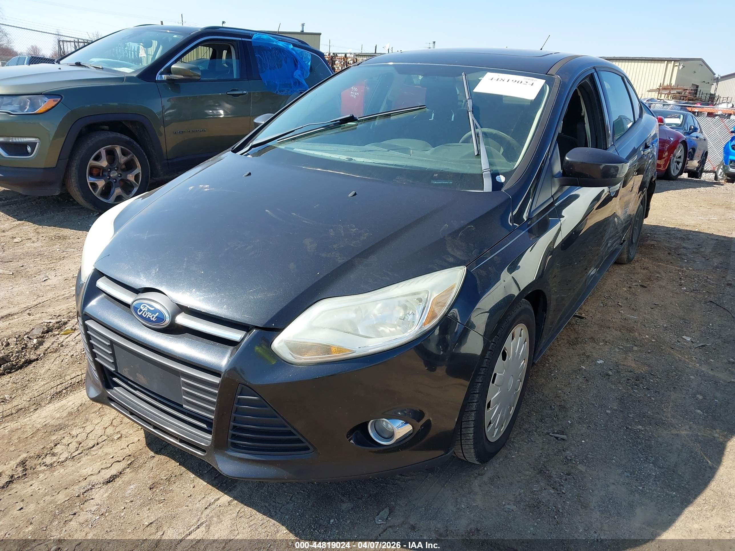 FORD FOCUS image 2