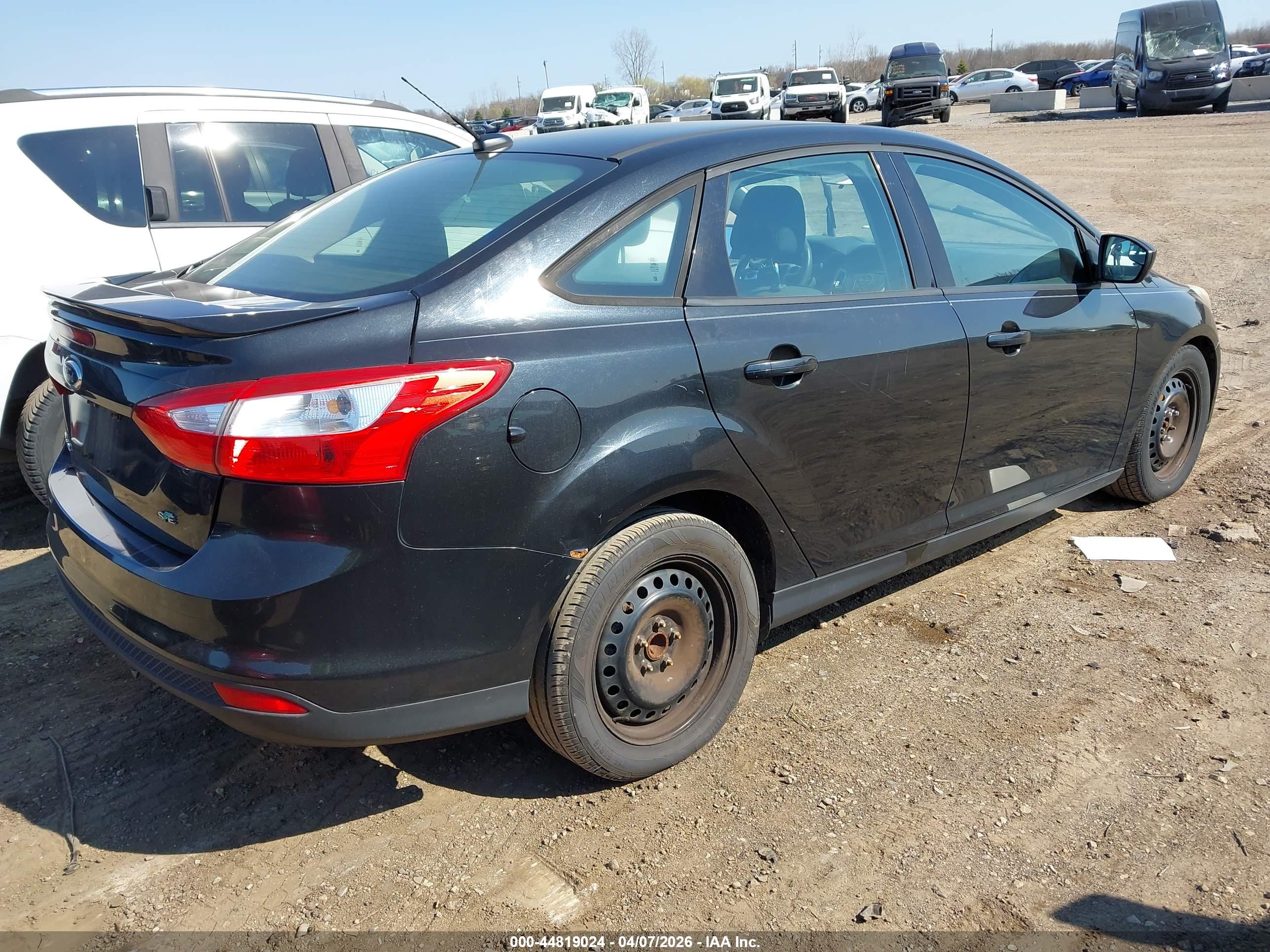 FORD FOCUS image 4