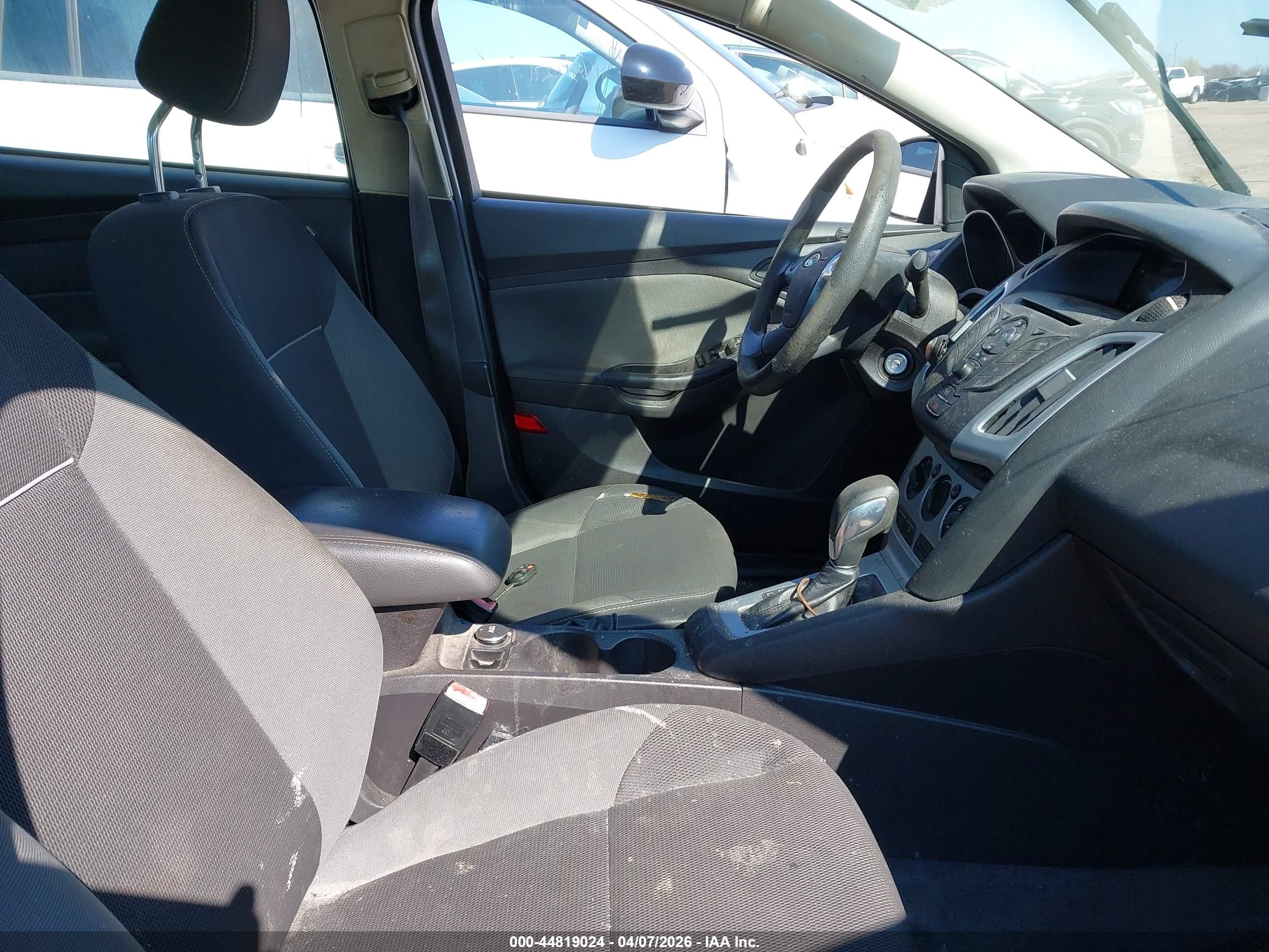 FORD FOCUS image 5